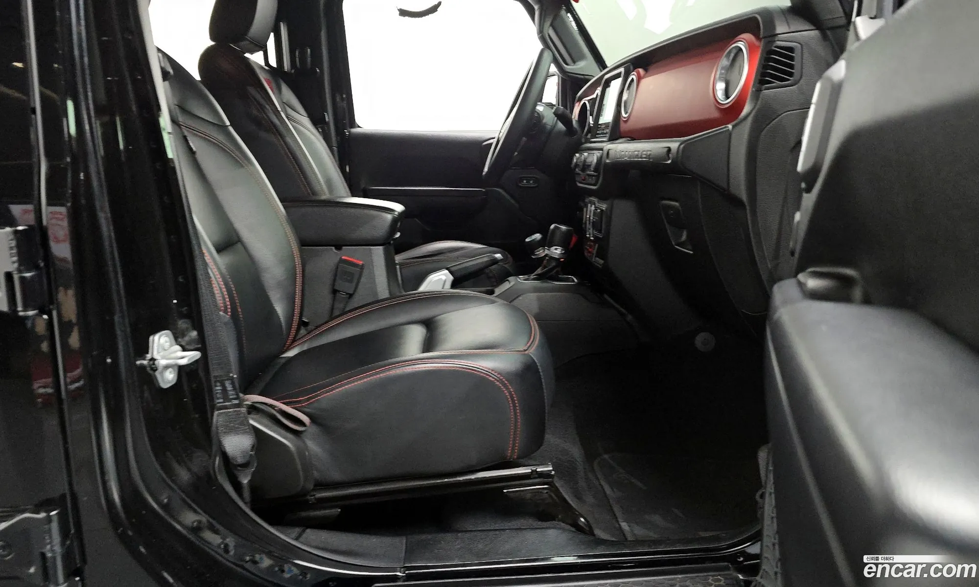 Jeep Wrangler 2018 1C4HJXFN0JW242569 — 29