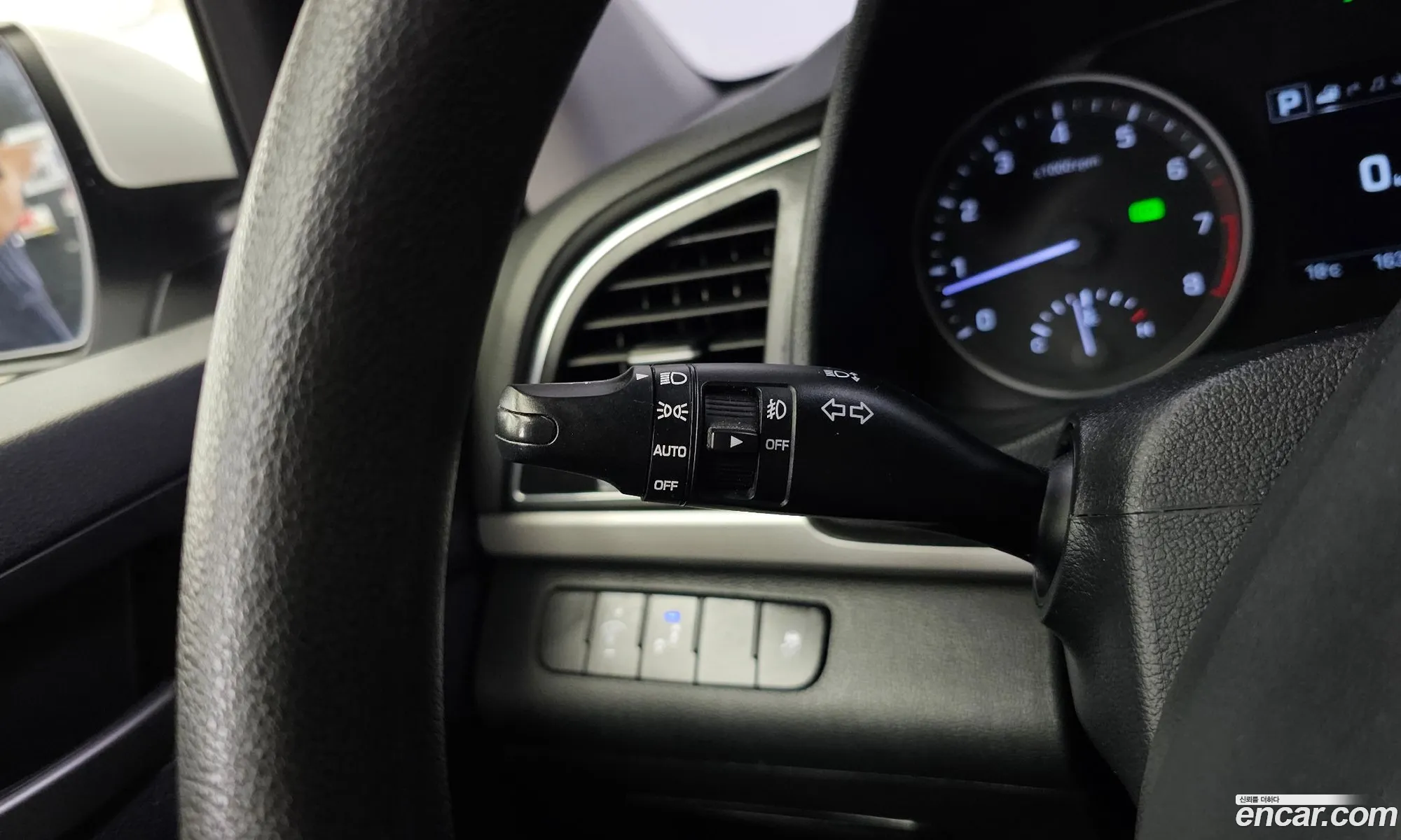 Hyundai Elantra AD 2018 — 24