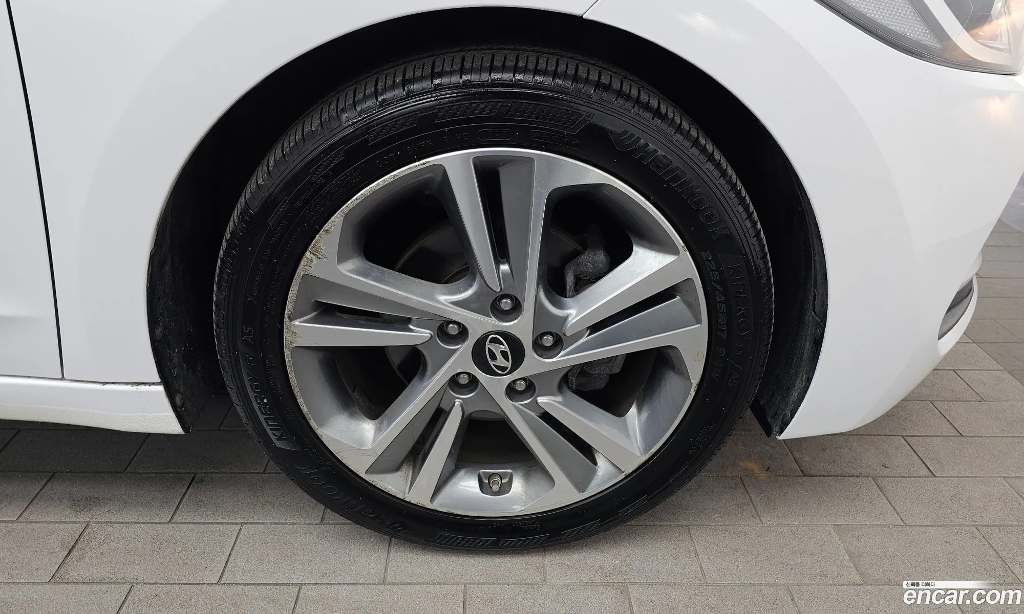 Hyundai Elantra AD 2018 — 12