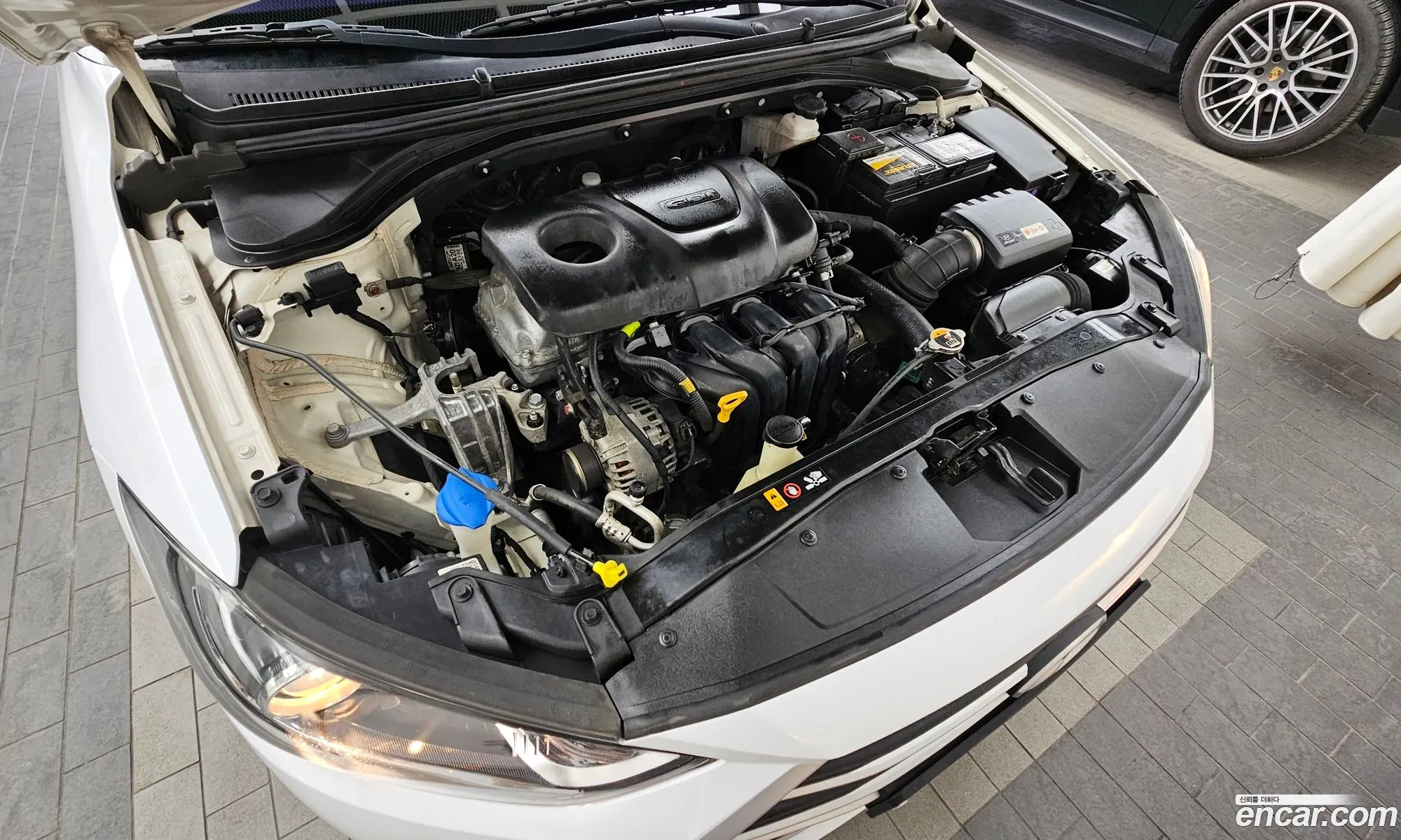 Hyundai Elantra AD 2018 — 15
