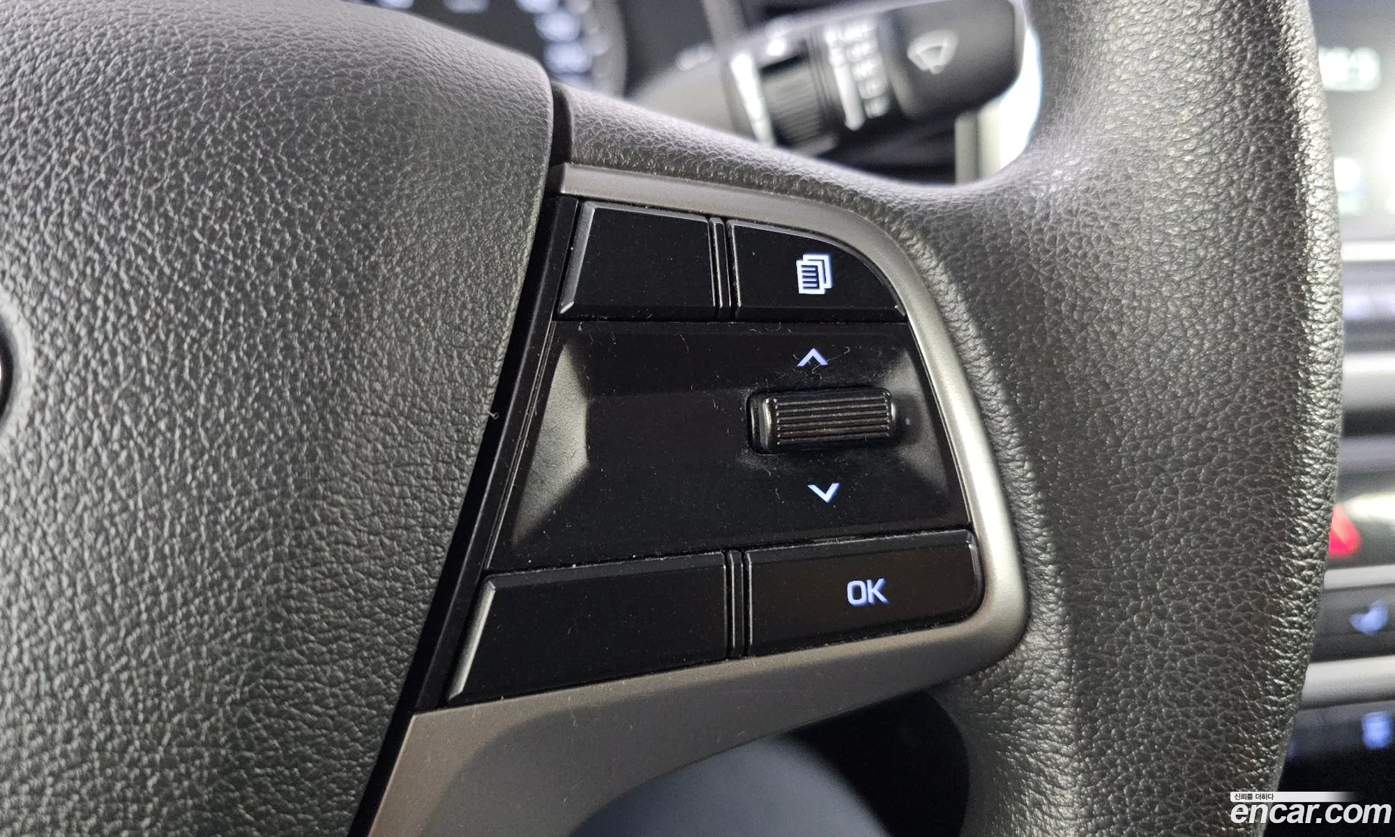 Hyundai Elantra AD 2018 — 30
