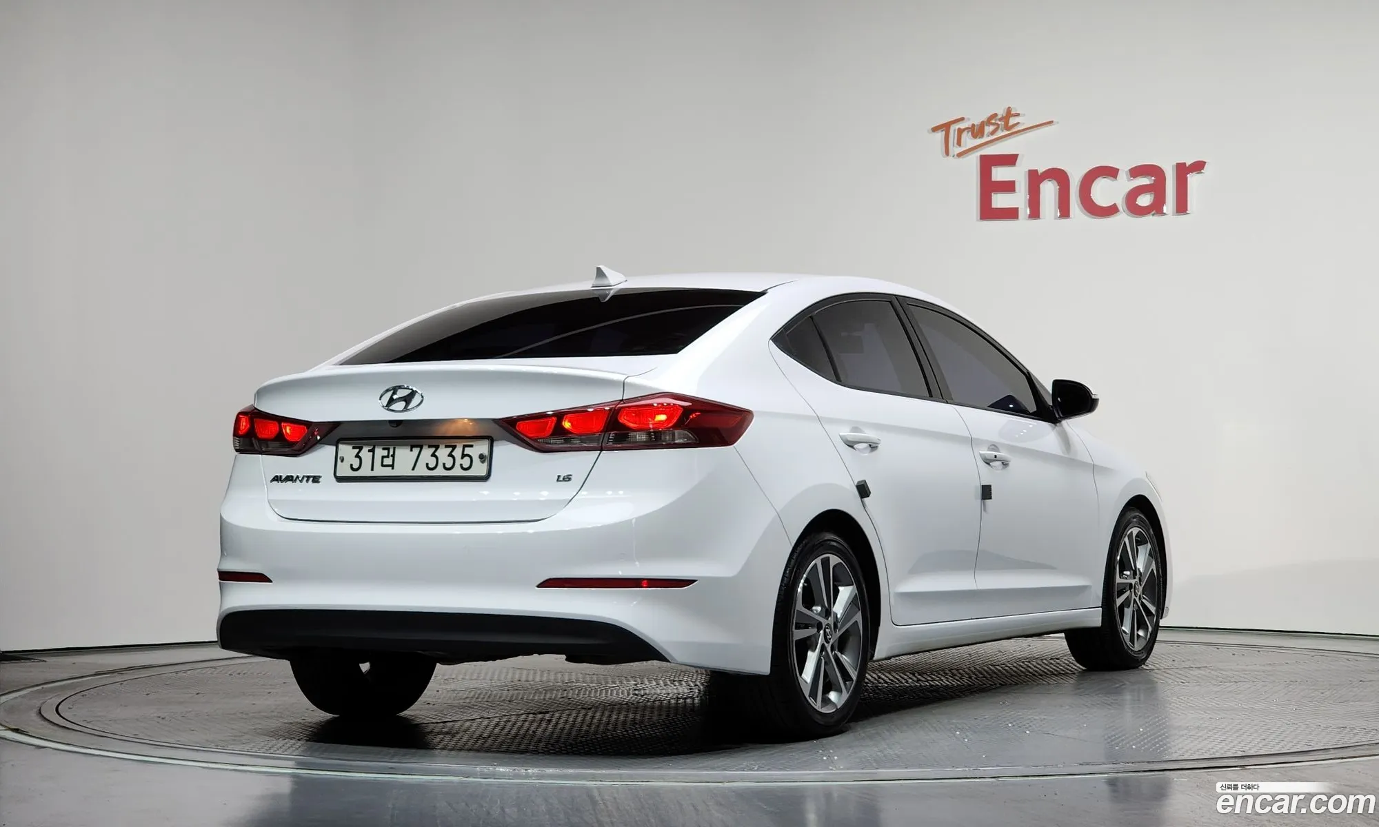 Hyundai Elantra AD 2018 — 3