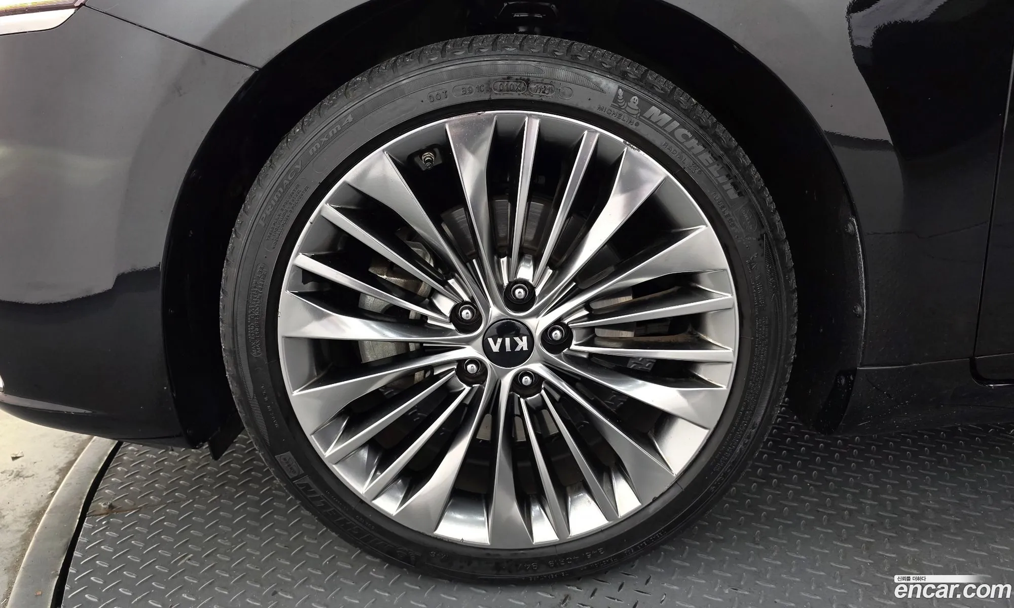 Kia K7 2019 KNALB416BKA162886 — 13
