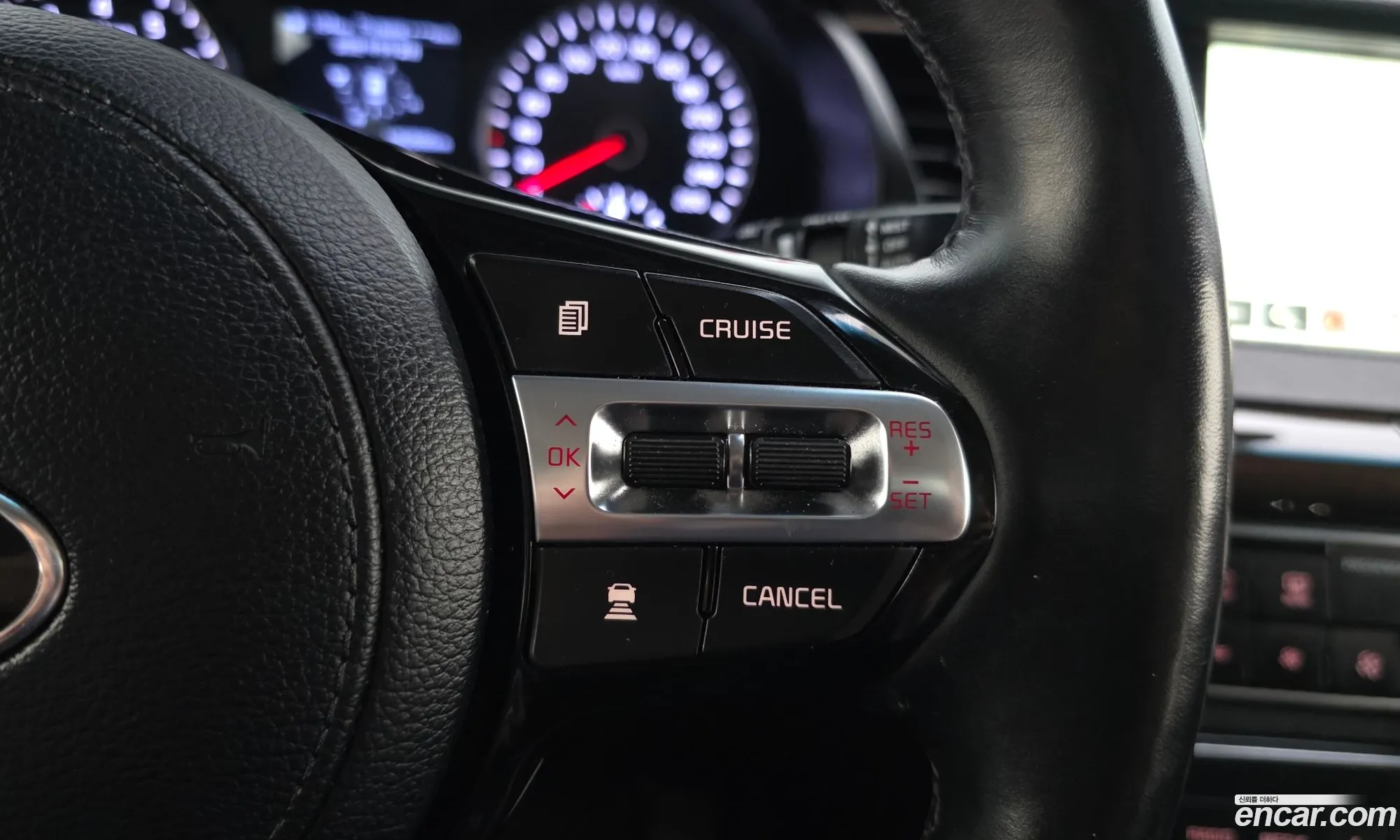 Kia K7 2019 KNALB416BKA162886 — 19