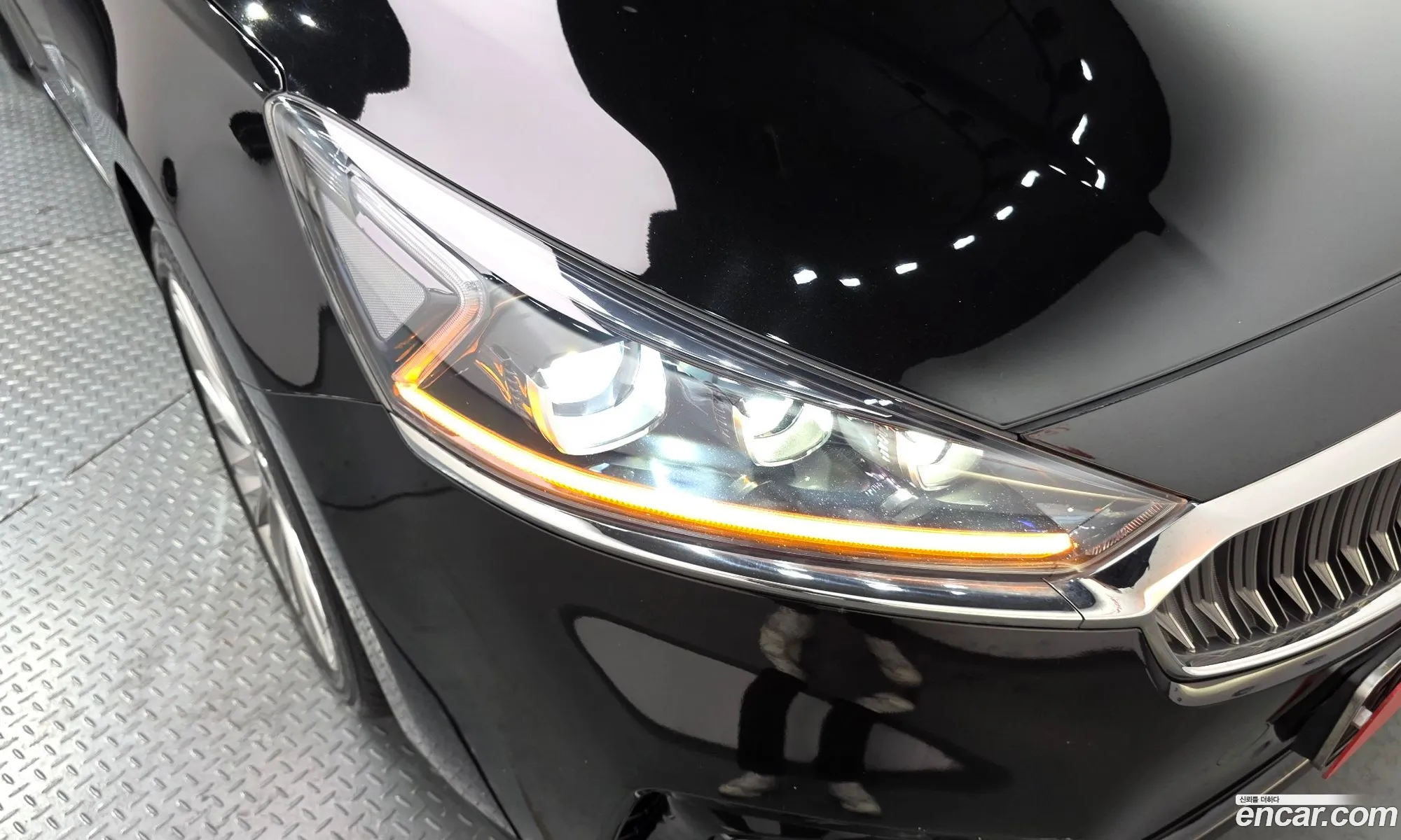 Kia K7 2019 KNALB416BKA162886 — 32