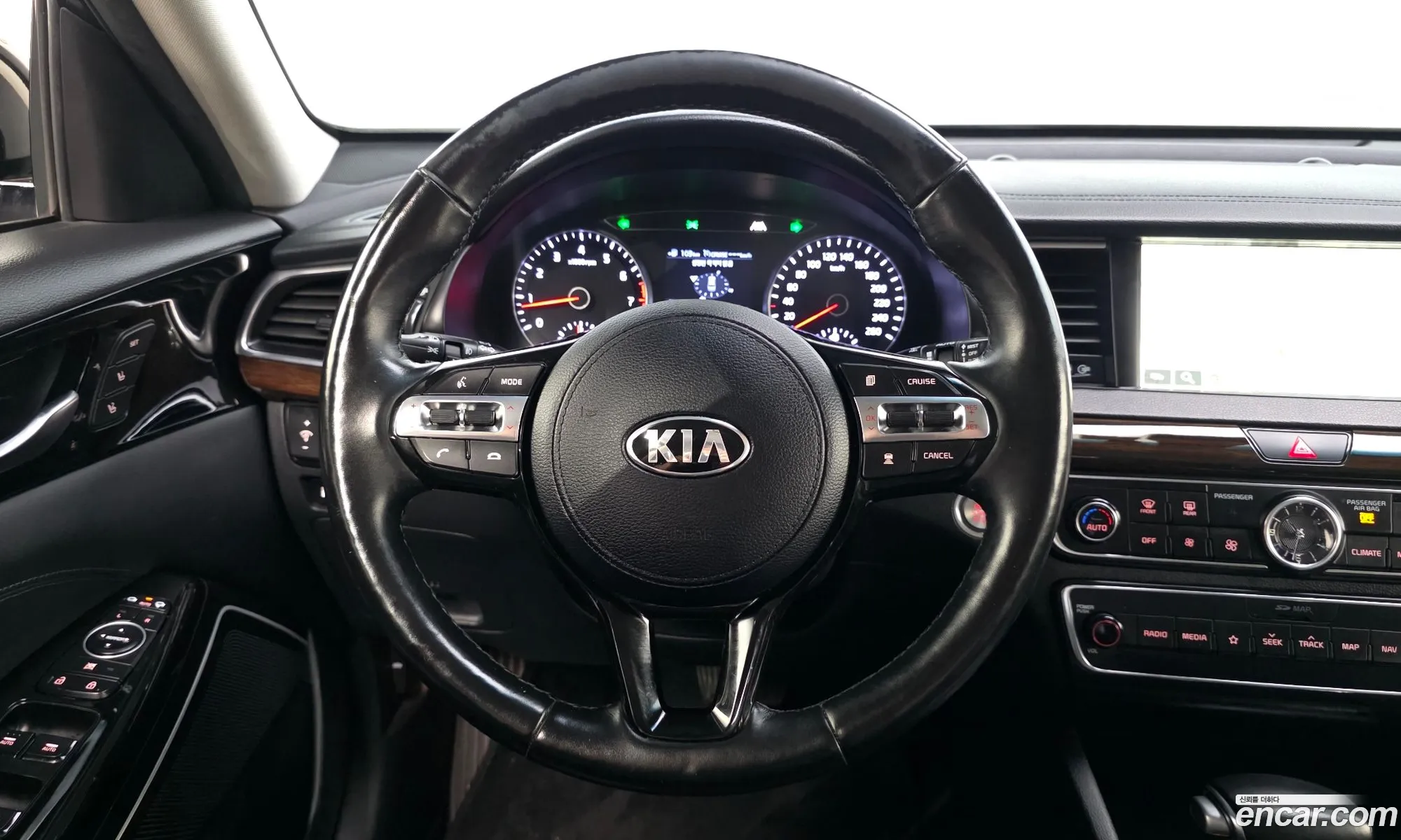 Kia K7 2019 KNALB416BKA162886 — 11