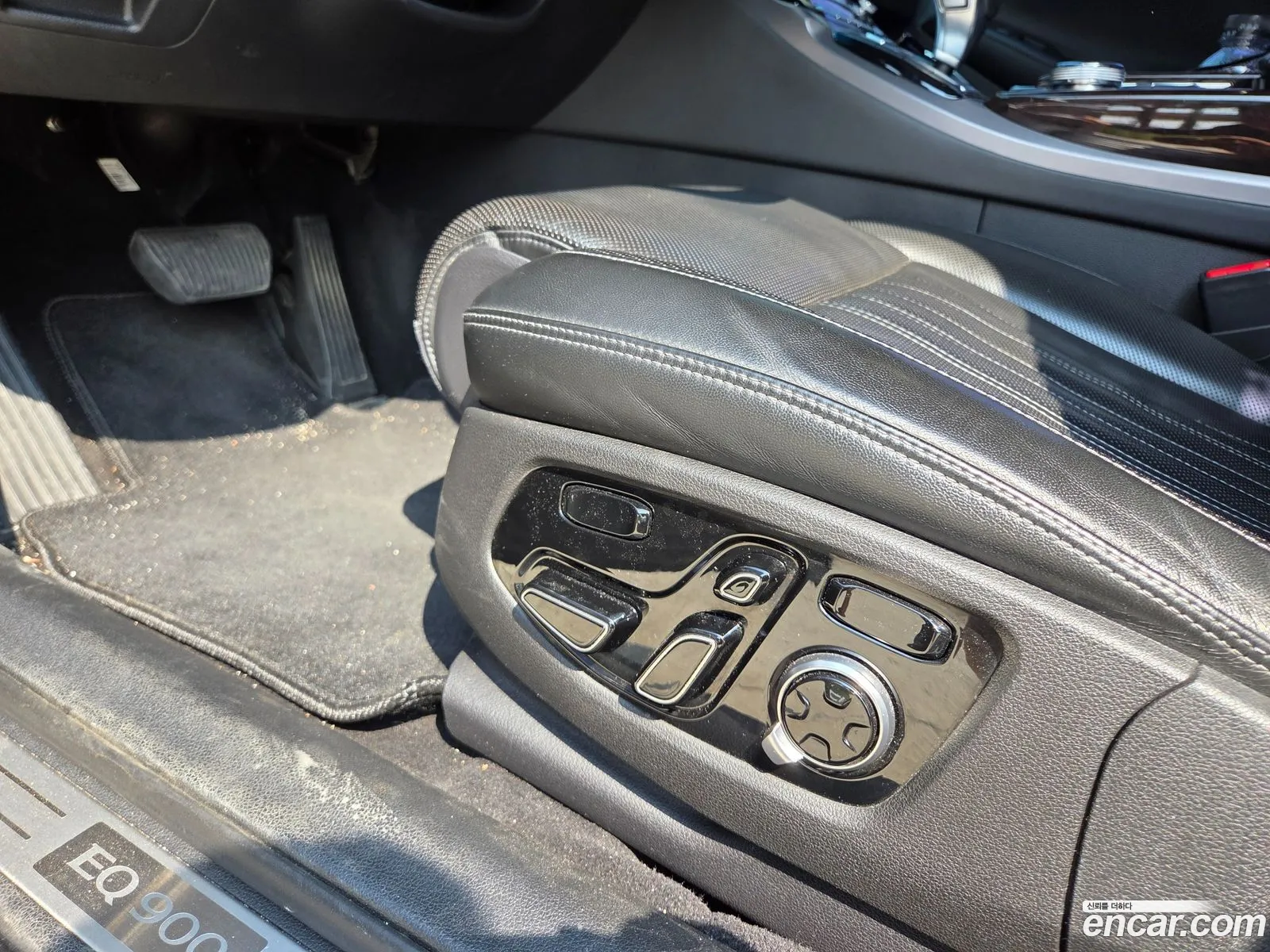 Genesis EQ900 2016 — 2