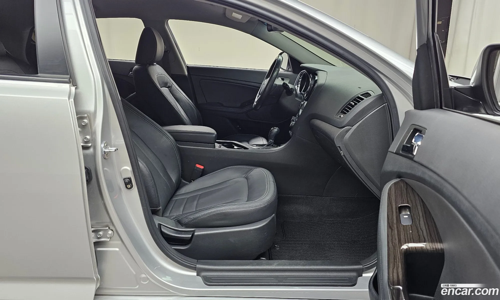 Kia K5 2012 KNAGN419BDA336289 — 10