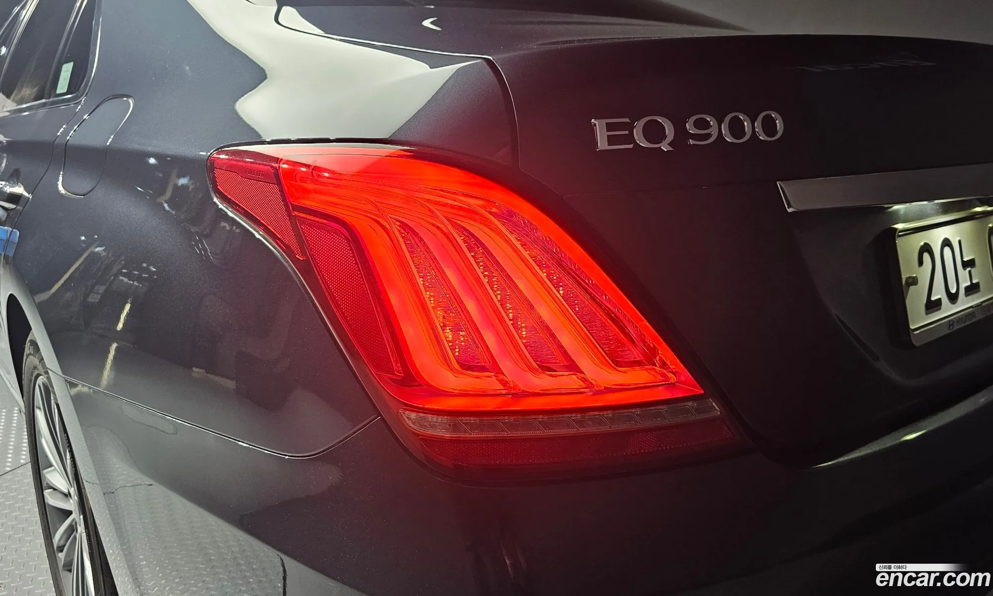 Genesis EQ900 2016 KMHG141DDGU016778 — 26