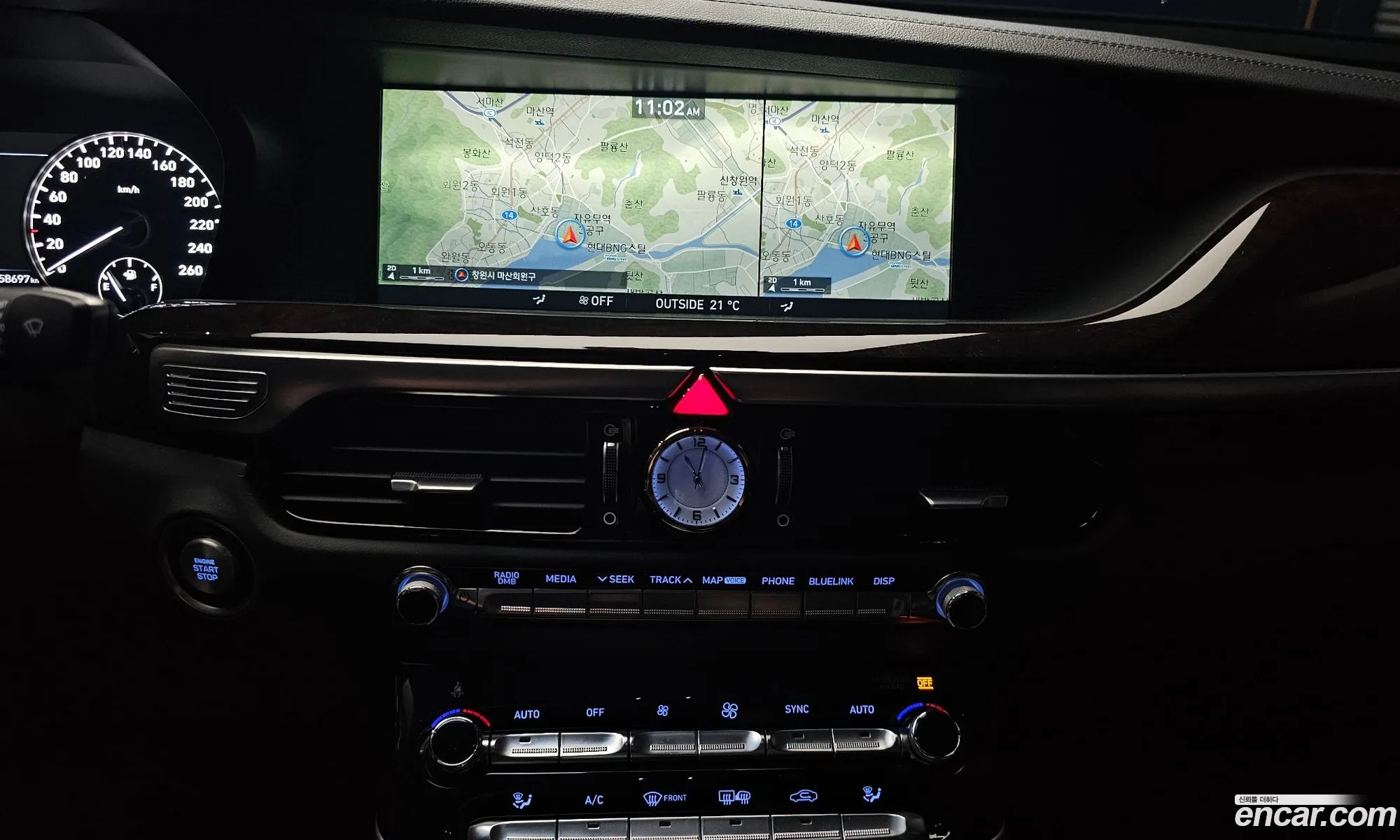 Genesis EQ900 2016 KMHG141DDGU016778 — 31