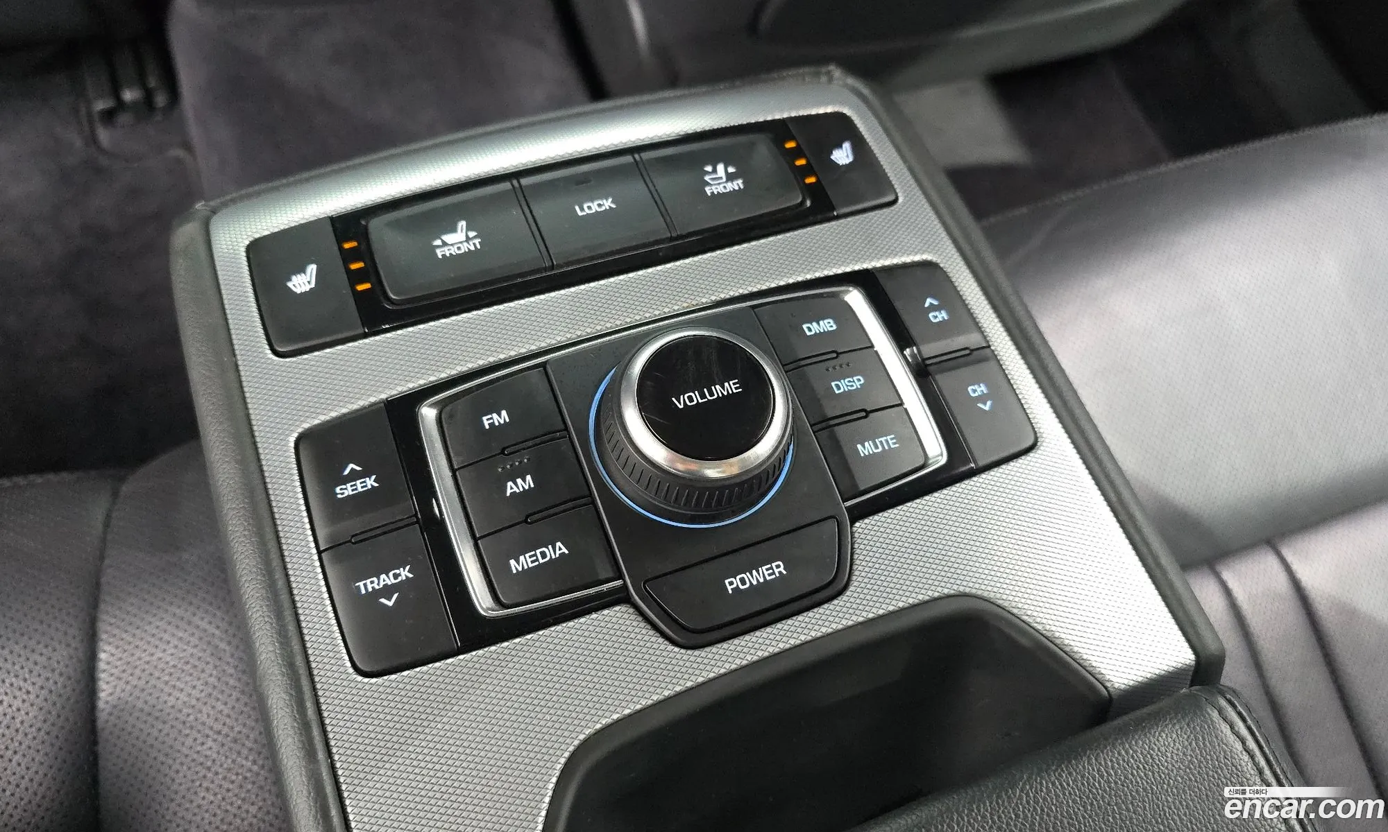 Genesis G80 2017 KMHGL41DDHU214186 — 3