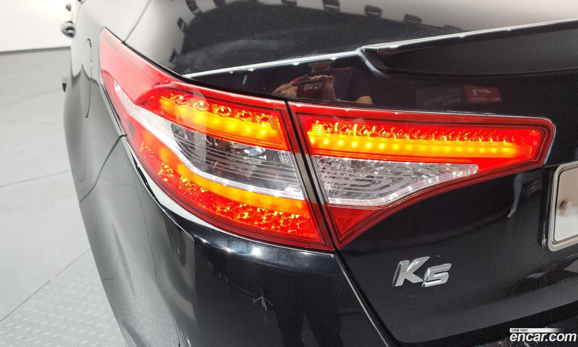 Kia K5 Hybrid 2011 — 24