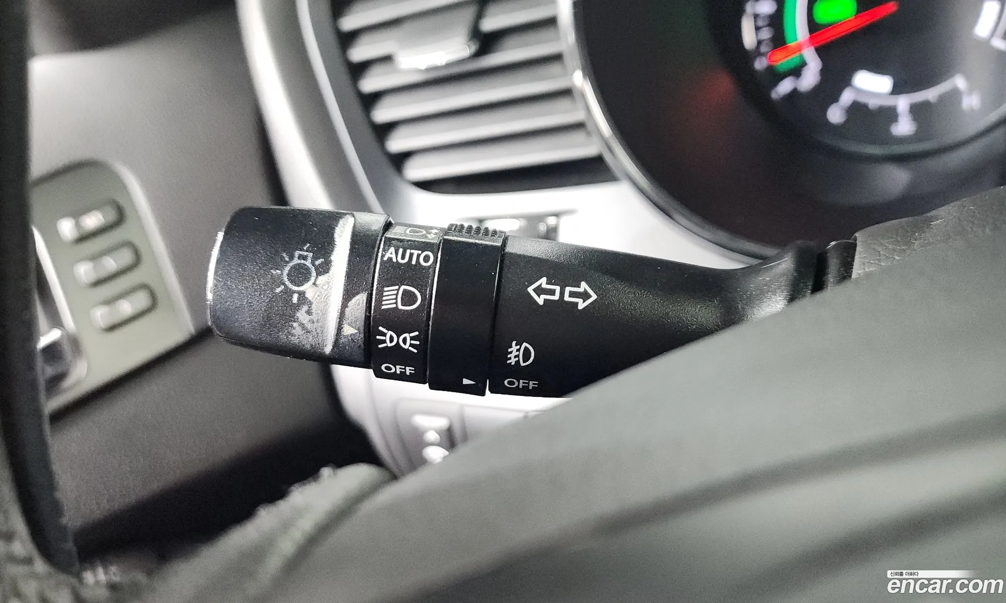 Kia K5 Hybrid 2011 — 17