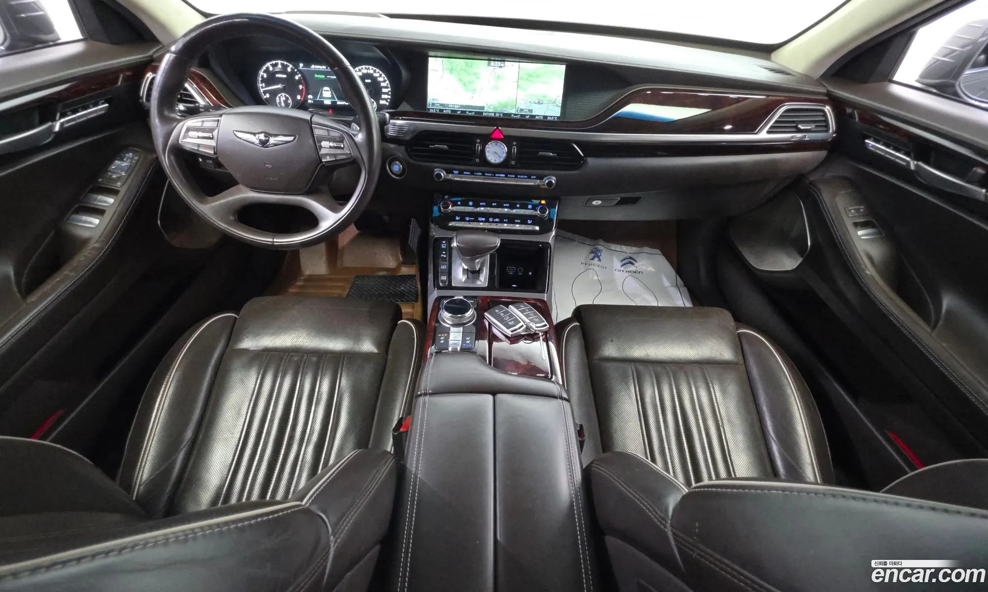 Genesis EQ900 2016 — 2