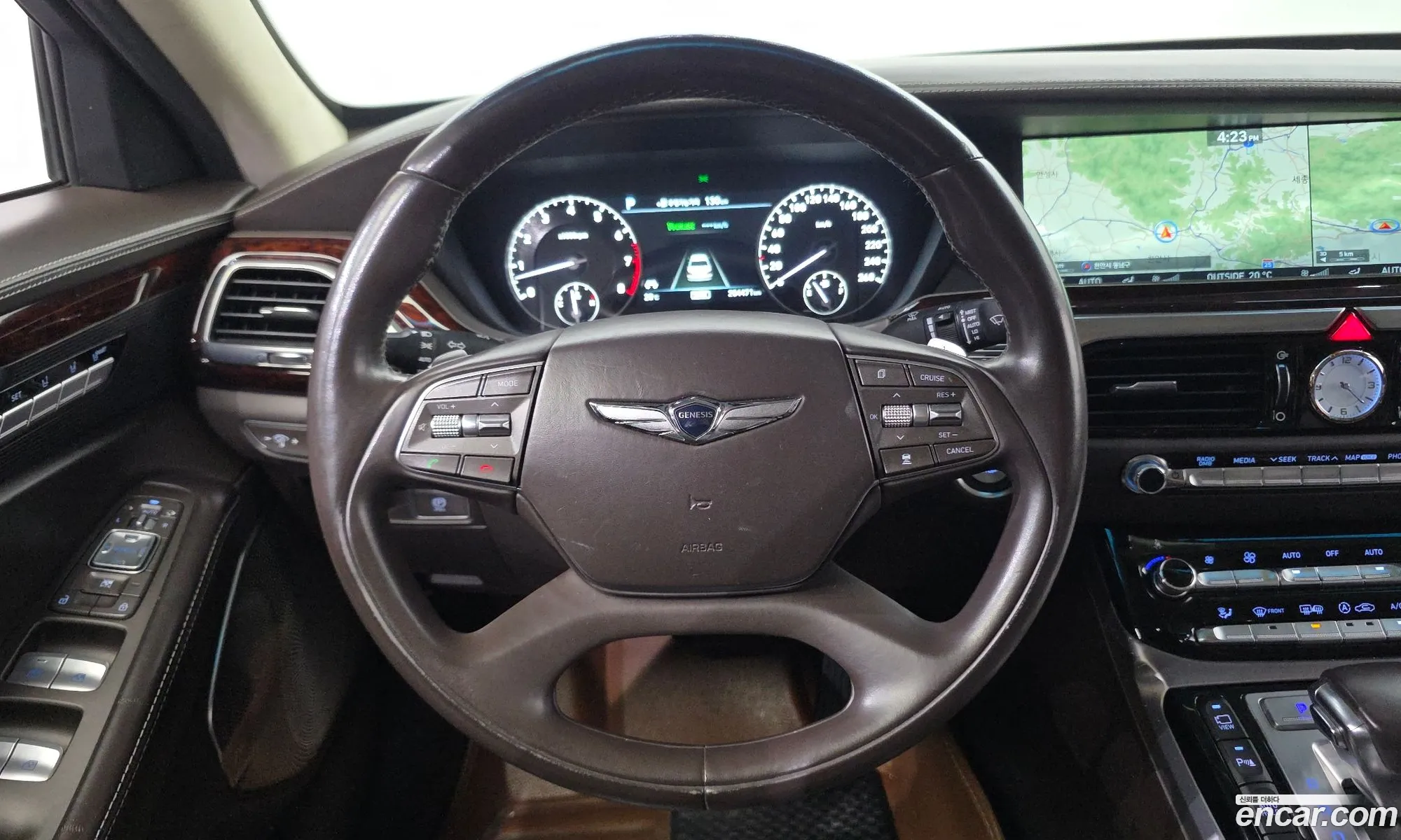 Genesis EQ900 2016 — 9