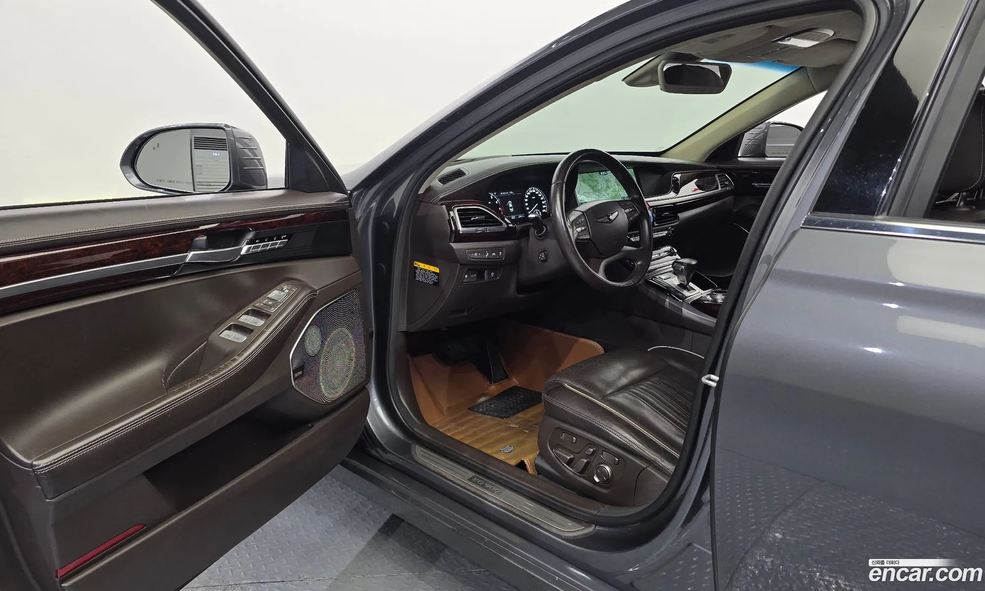 Genesis EQ900 2016 — 15