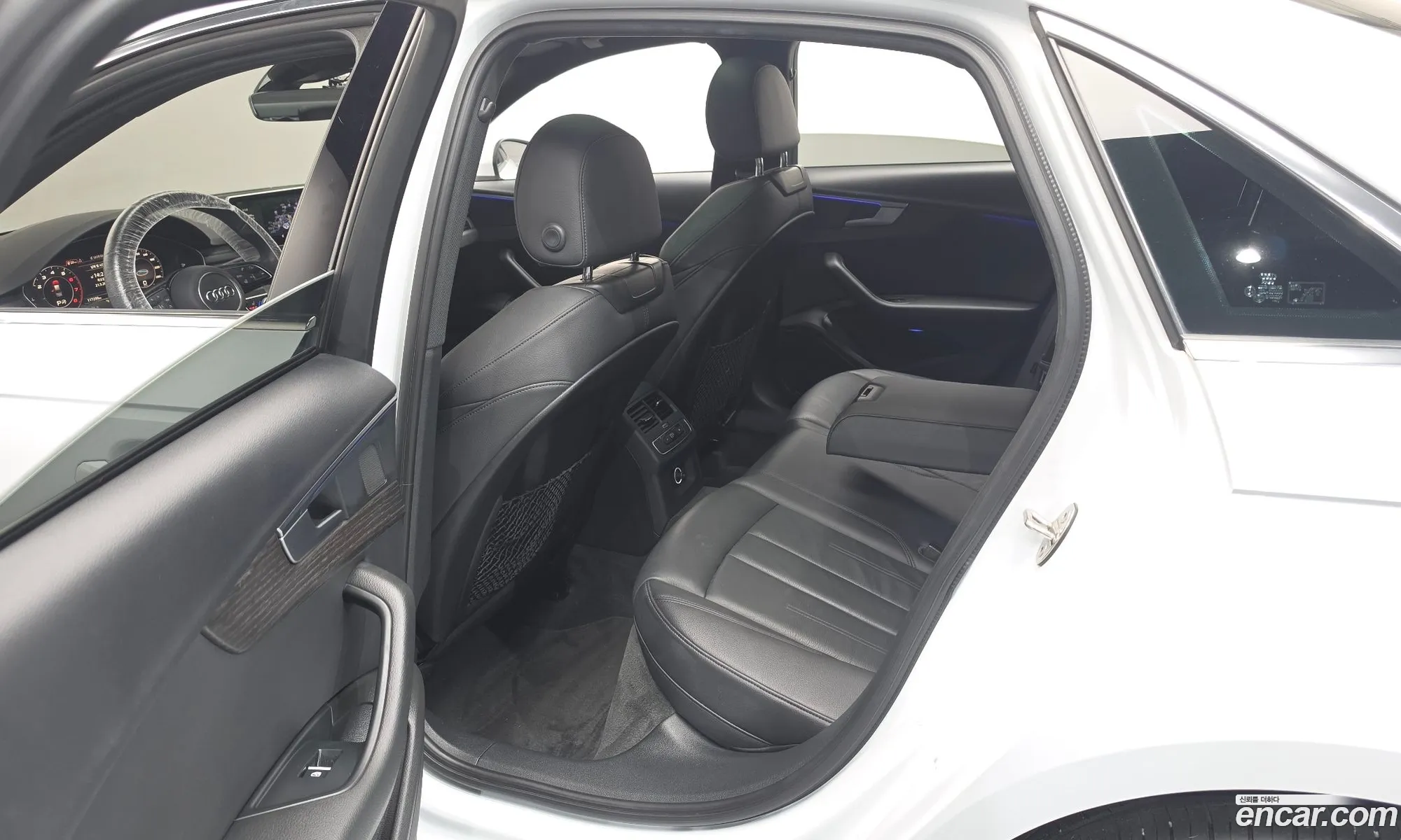Audi A4 2019 WAUZZZF47KA121453 — 18