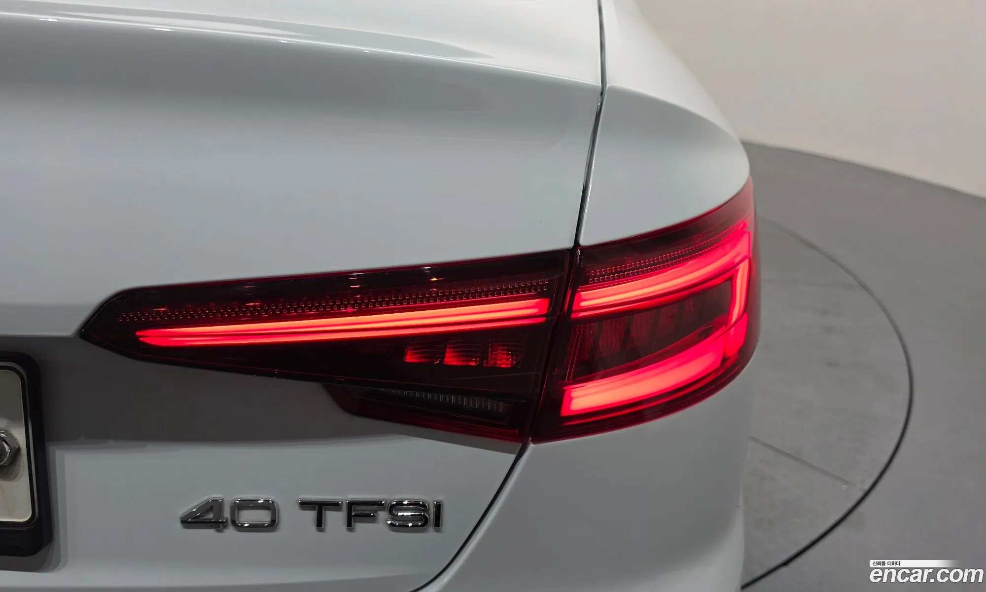 Audi A4 2019 WAUZZZF47KA121453 — 17
