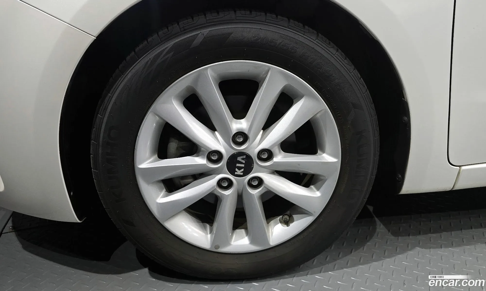 Kia K3 2016 — 14