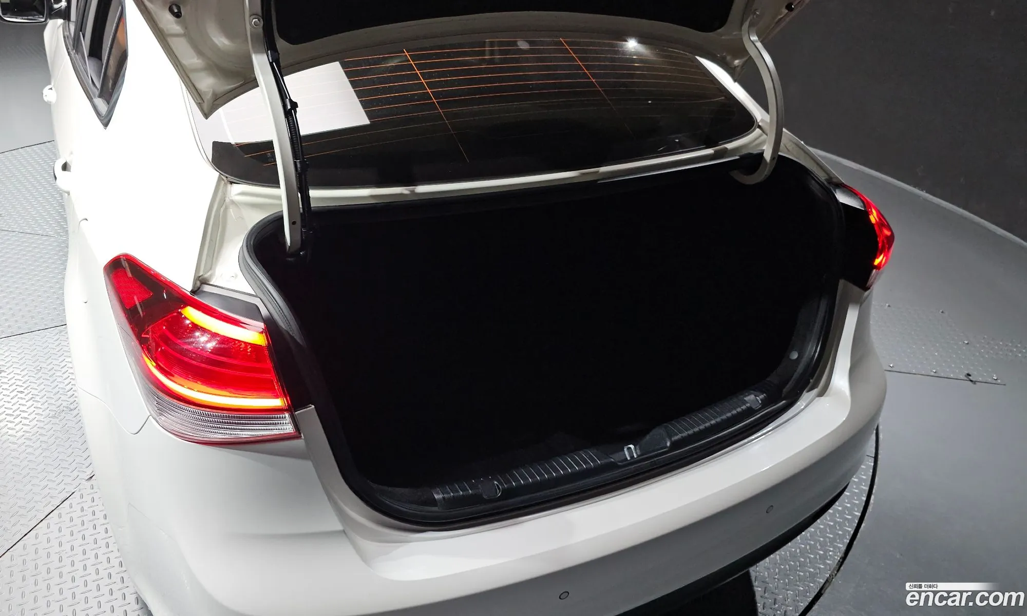 Kia K3 2016 — 9