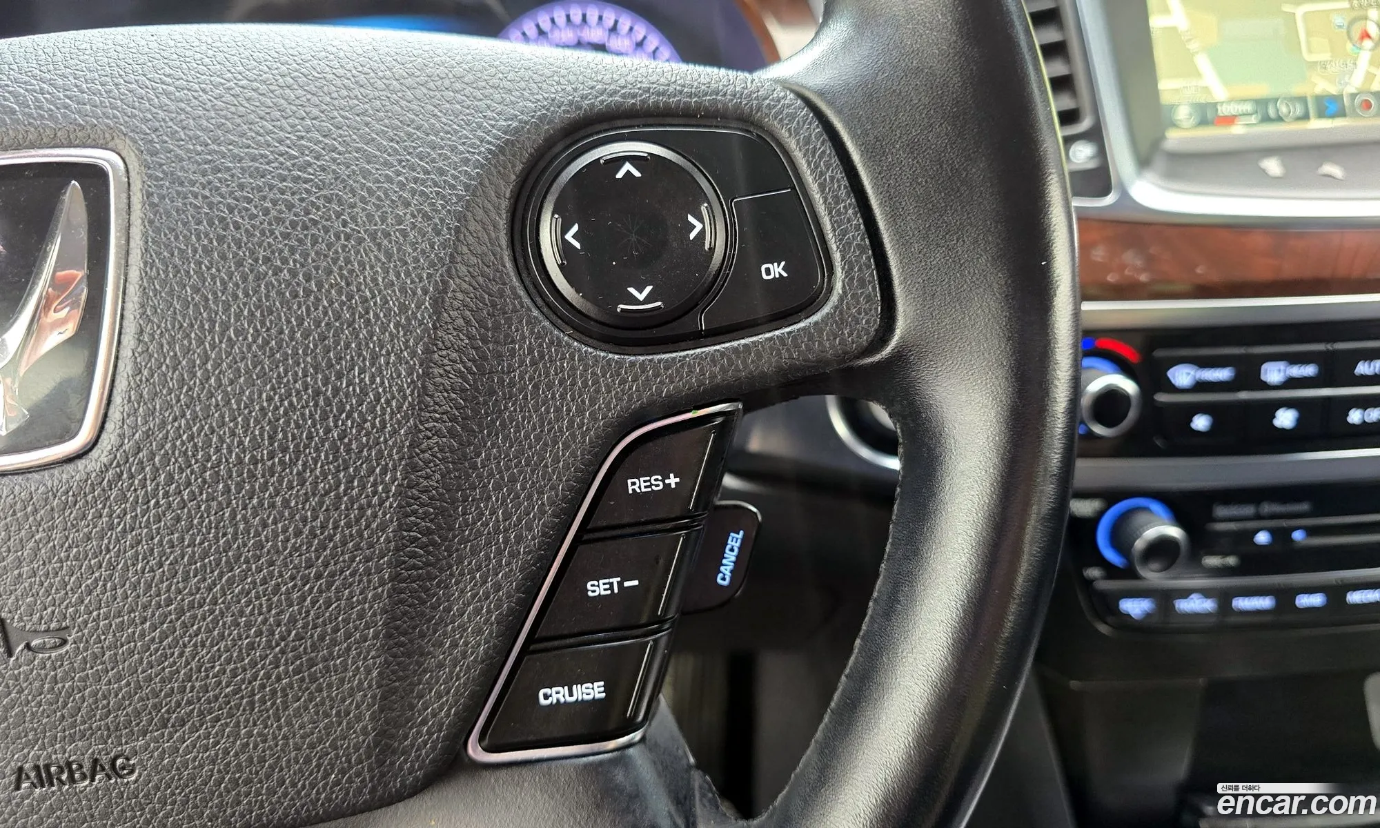 Hyundai Equus 2013 — 28