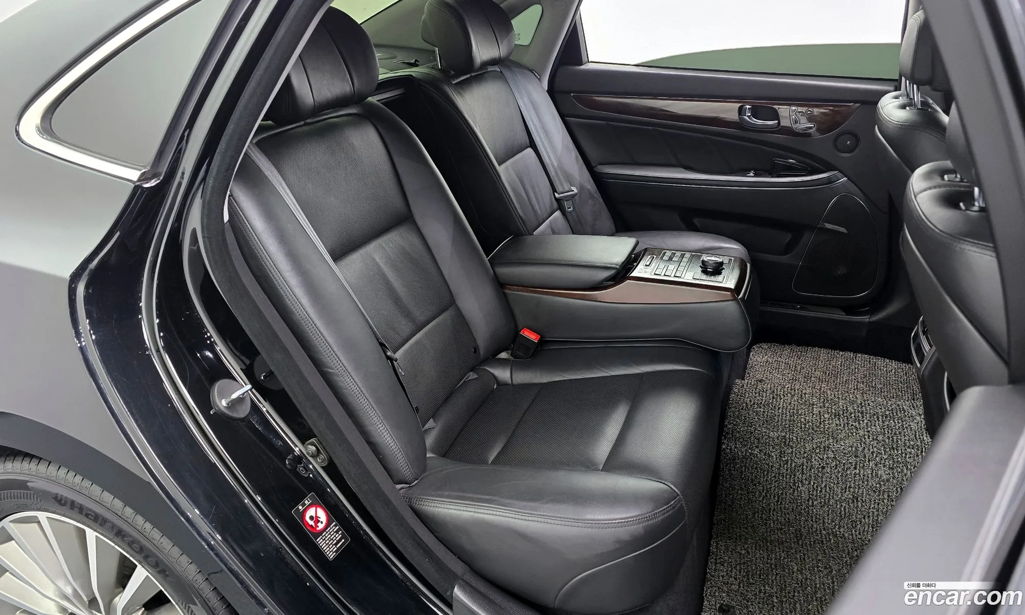 Hyundai Equus 2013 — 27