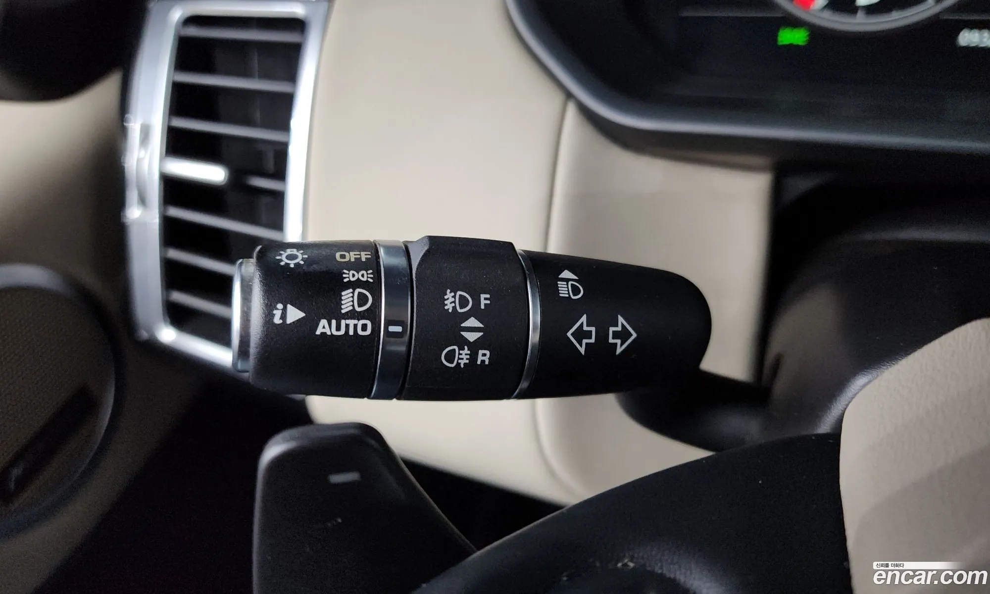 Land Rover Discovery 5 2019 — 35