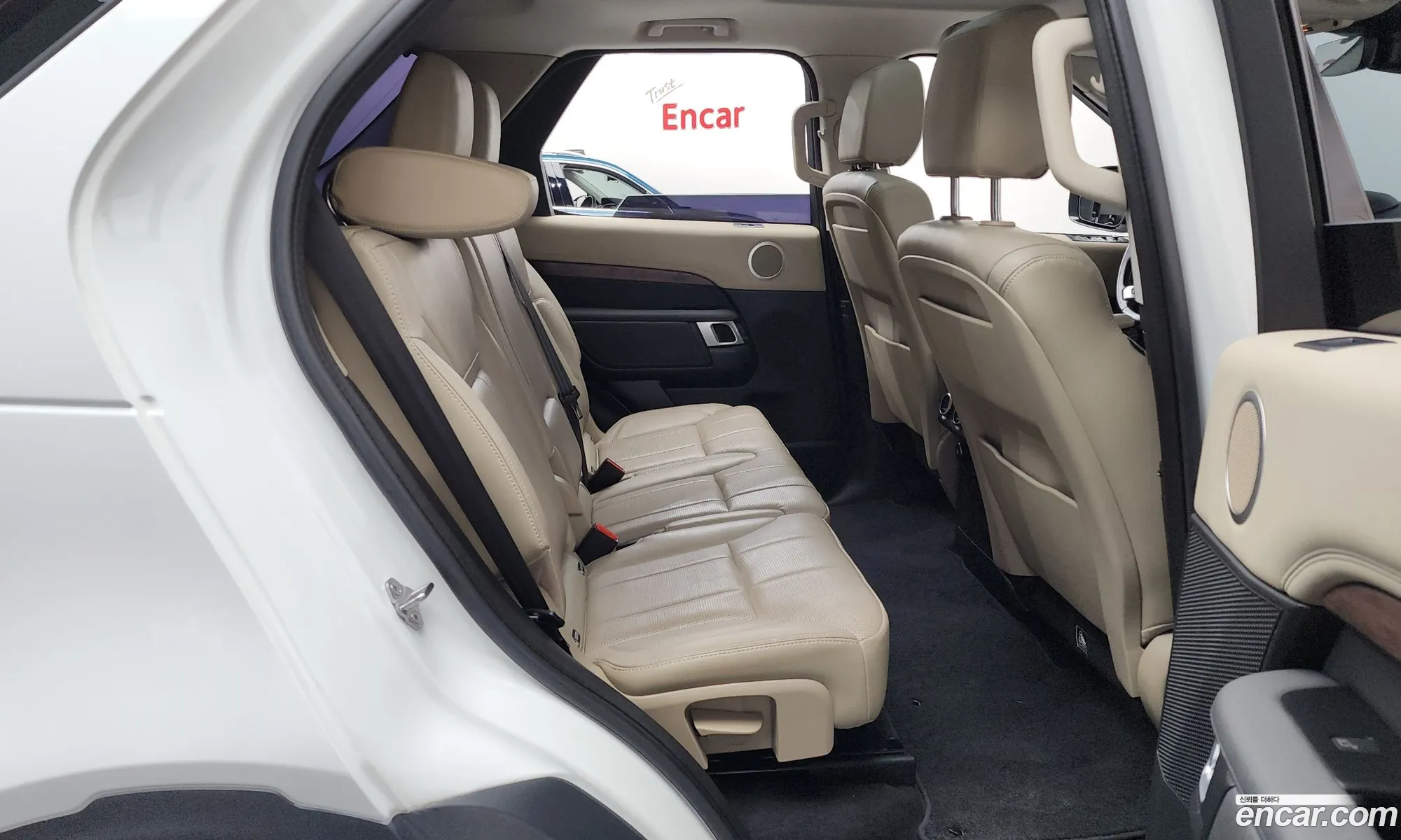 Land Rover Discovery 5 2019 — 22