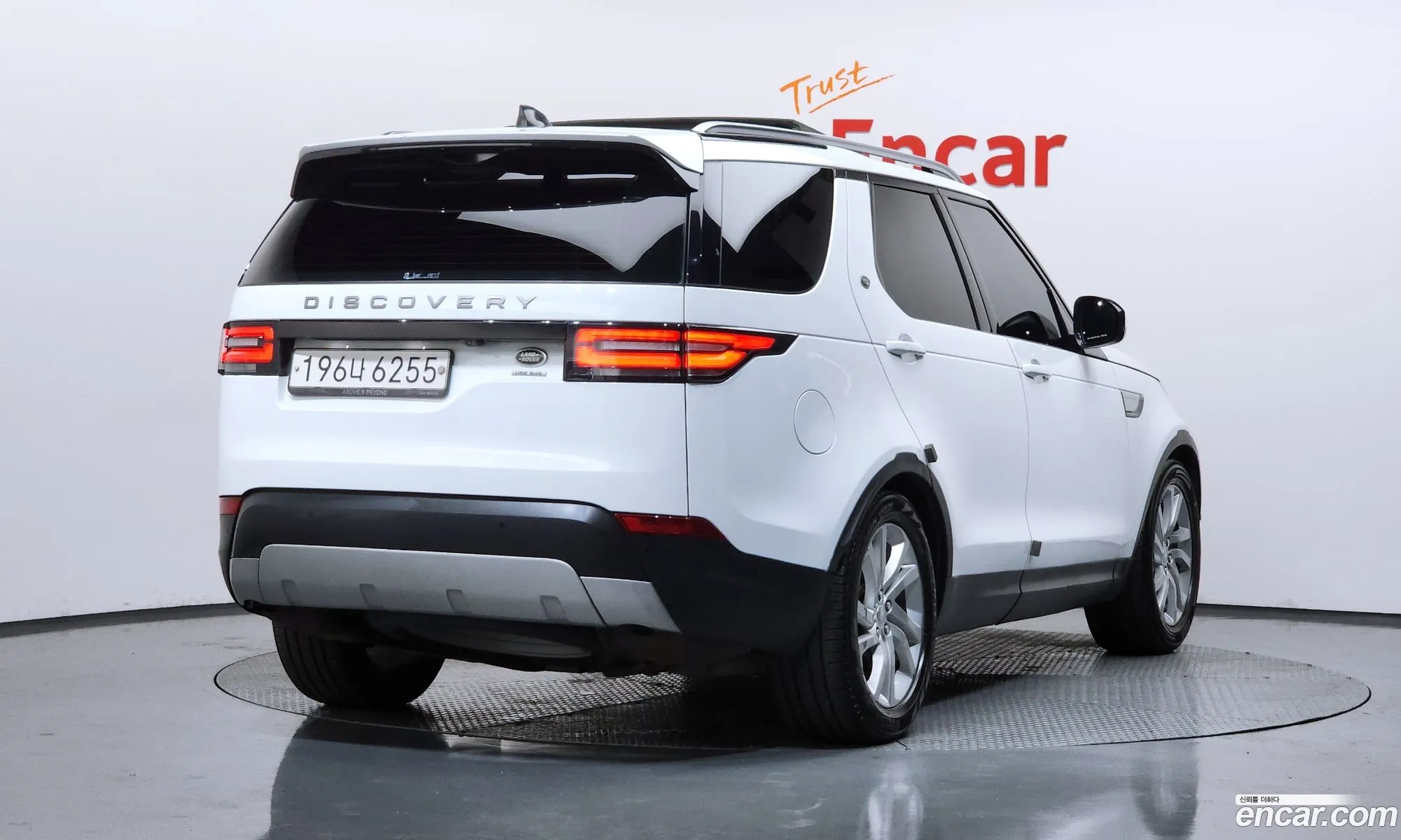 Land Rover Discovery 5 2019 — 4