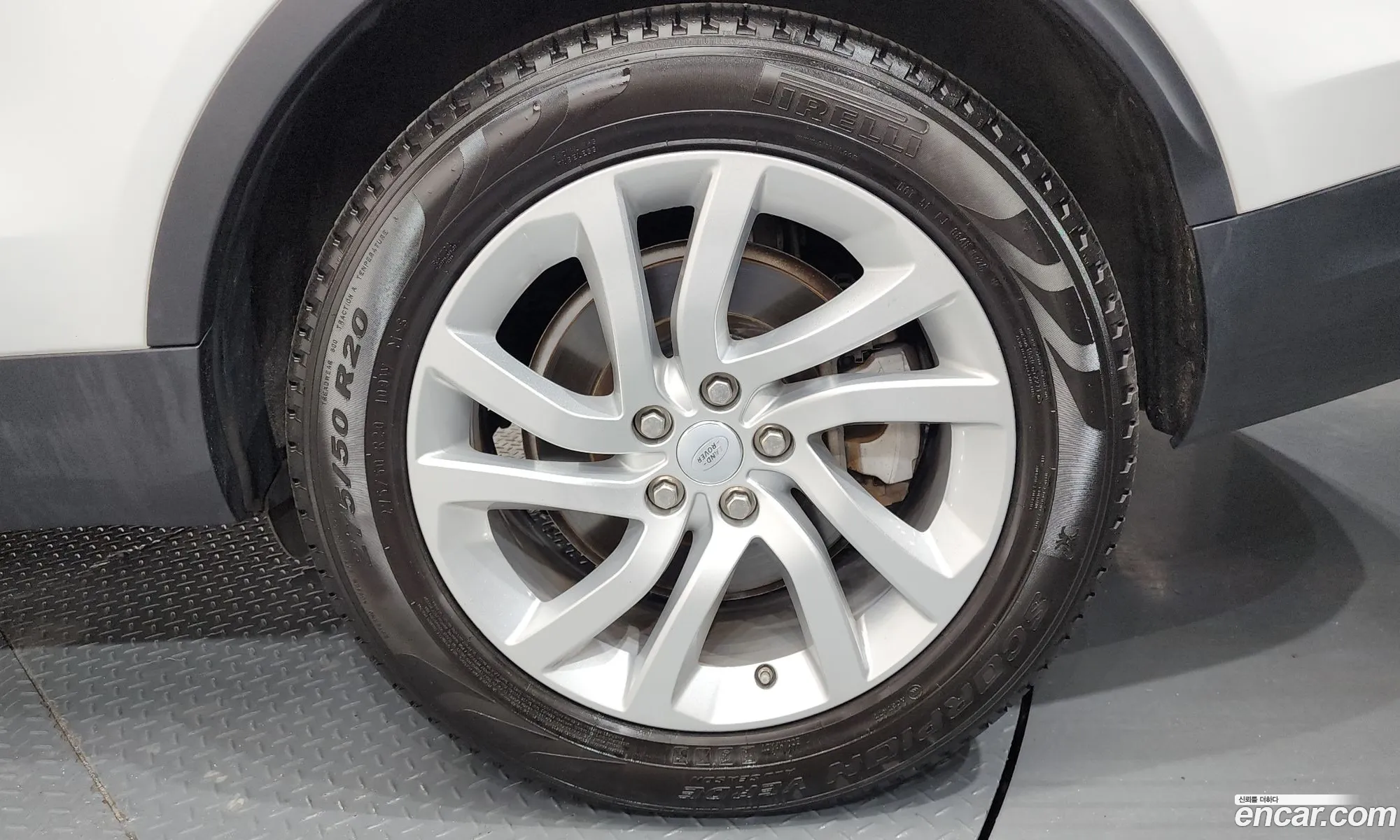 Land Rover Discovery 5 2019 — 9