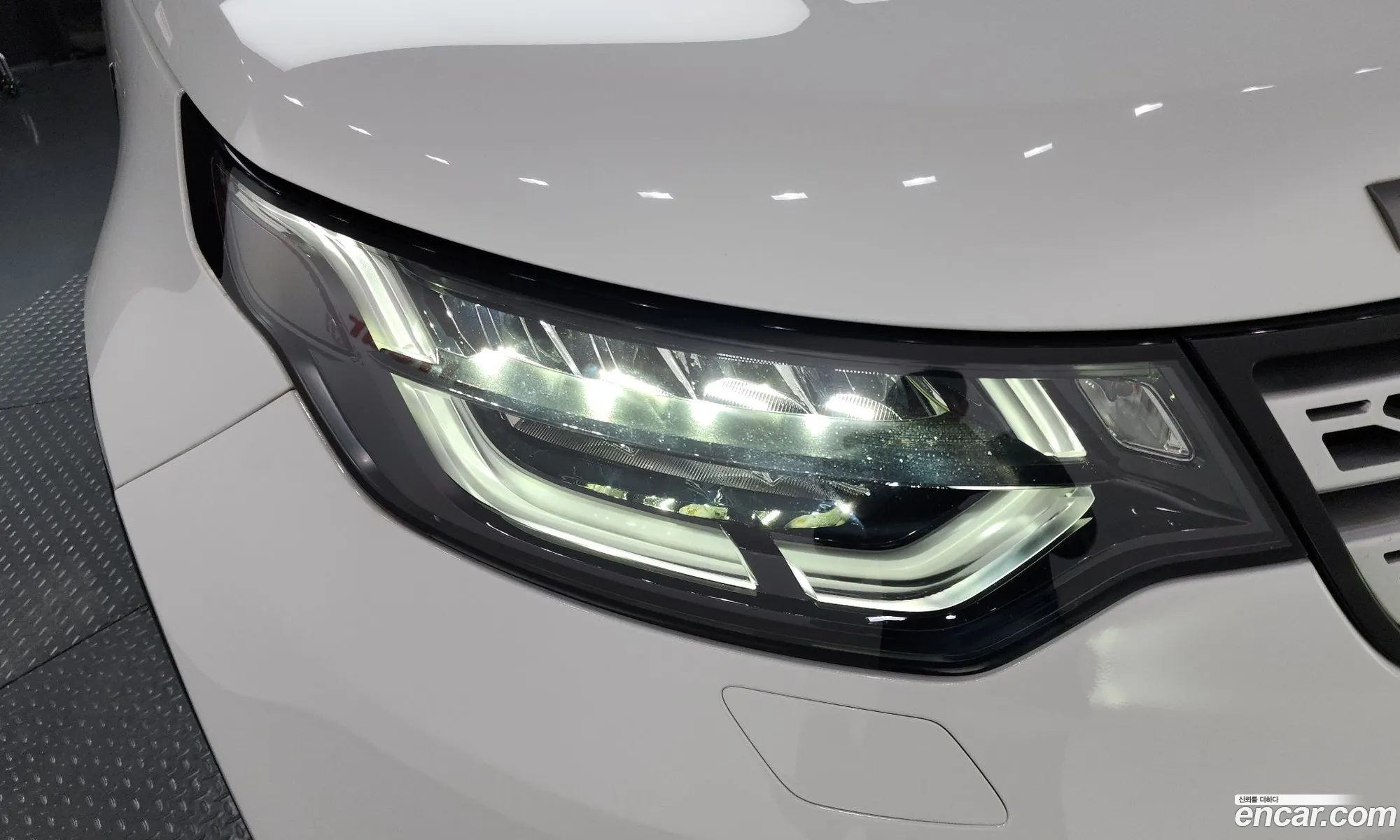 Land Rover Discovery 5 2019 — 27