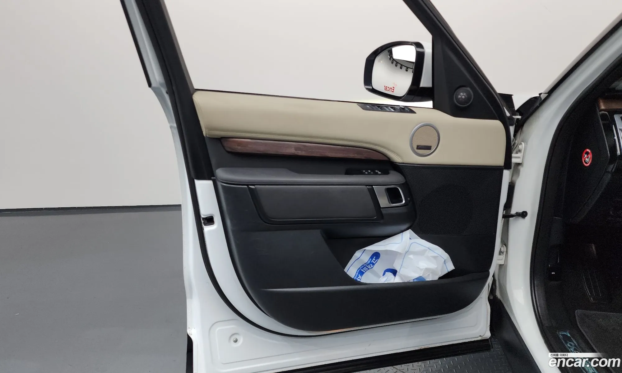 Land Rover Discovery 5 2019 — 31