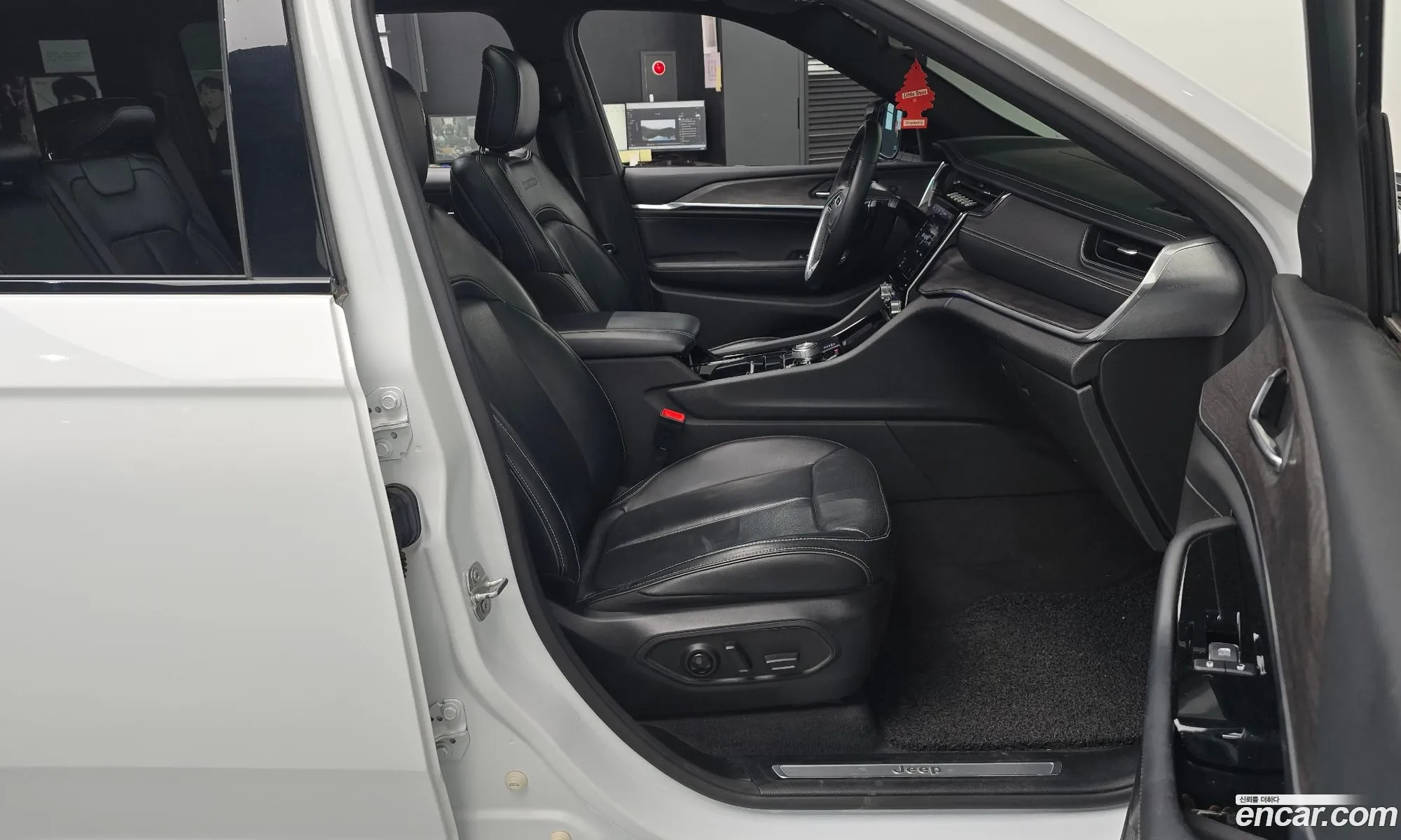Jeep Grand Cherokee 2021 — 14