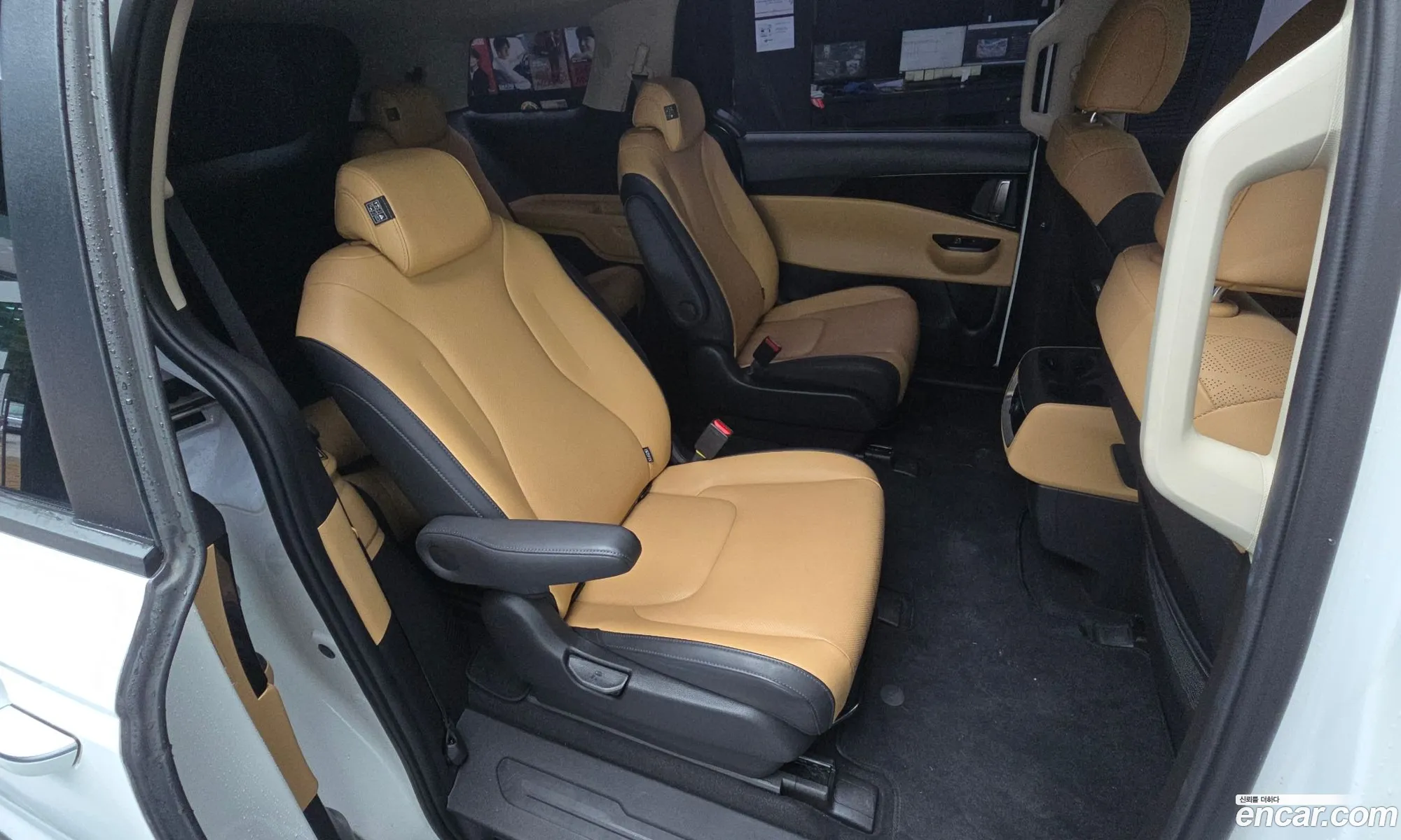 Kia Carnival 2021 KNANB81BBMS110807 — 6