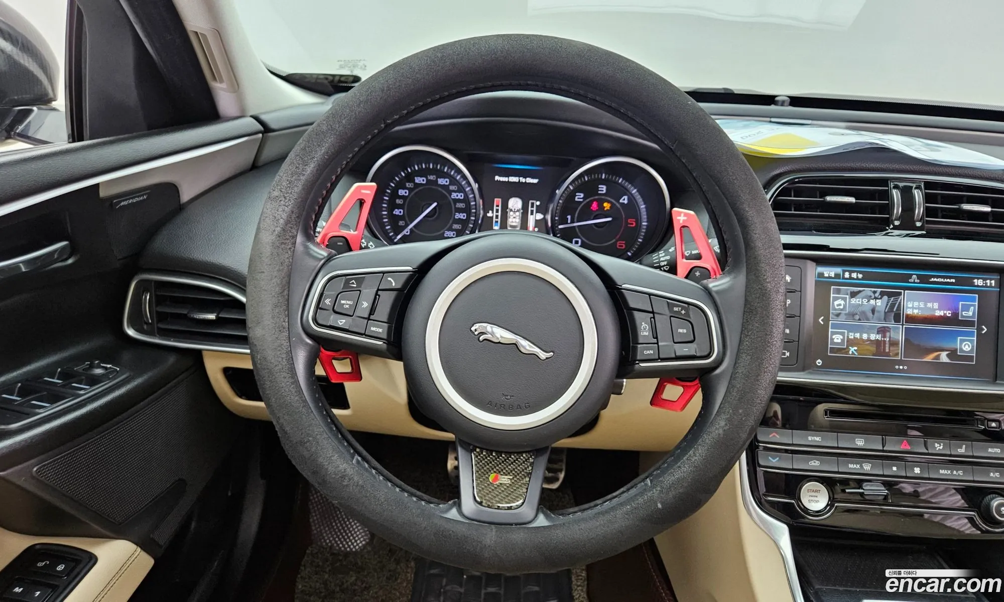 Jaguar XE 2016 — 7