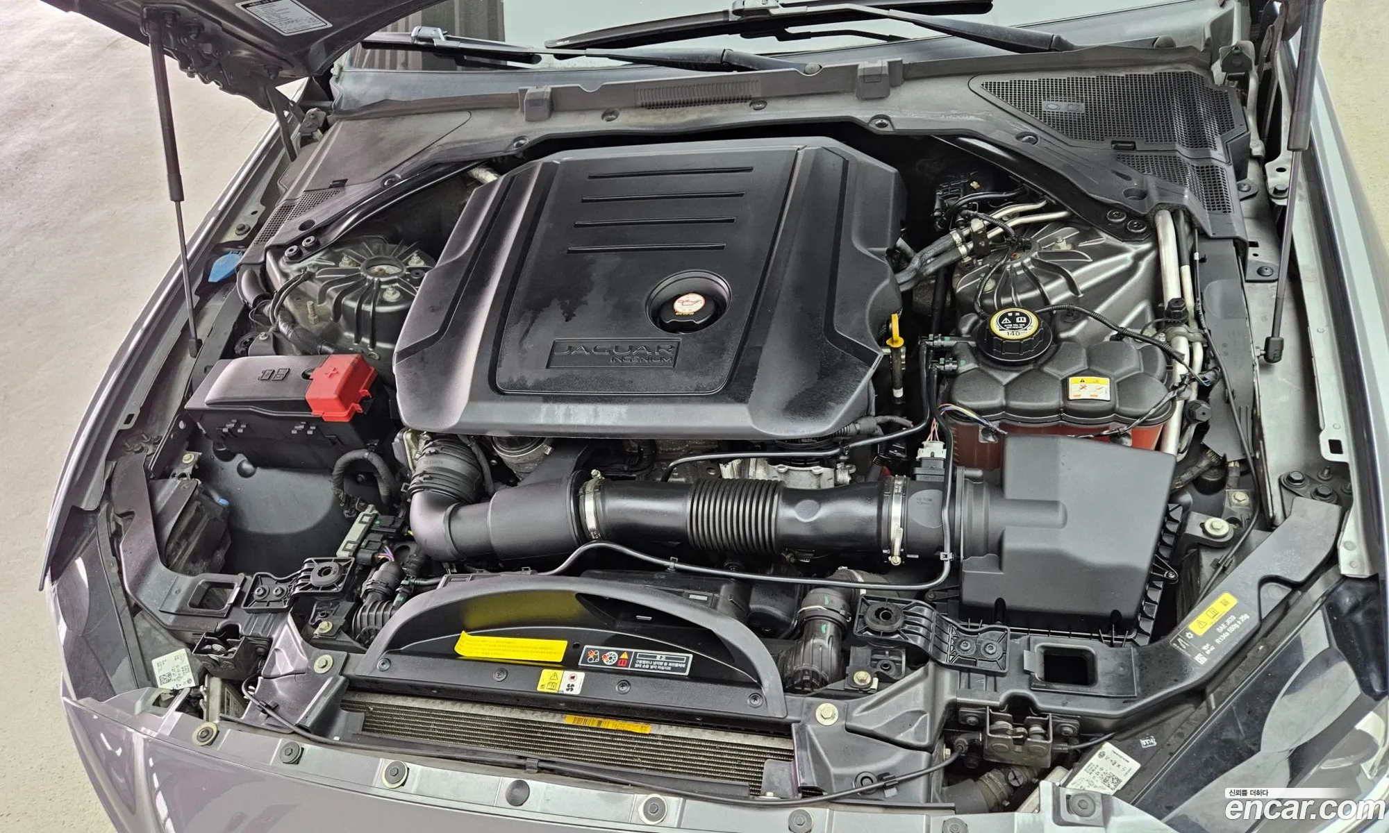 Jaguar XE 2016 — 3
