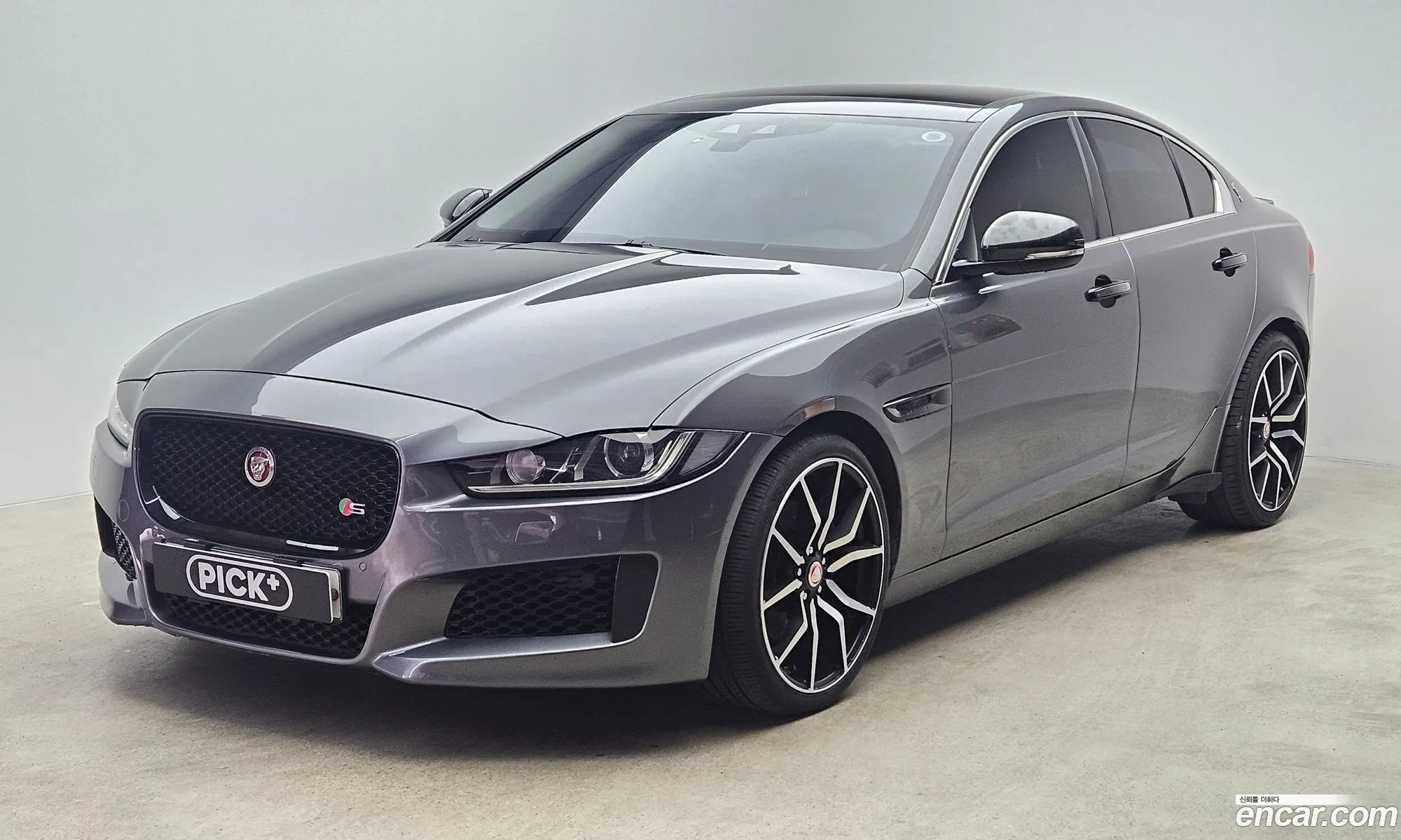 Jaguar XE 2016 — 20