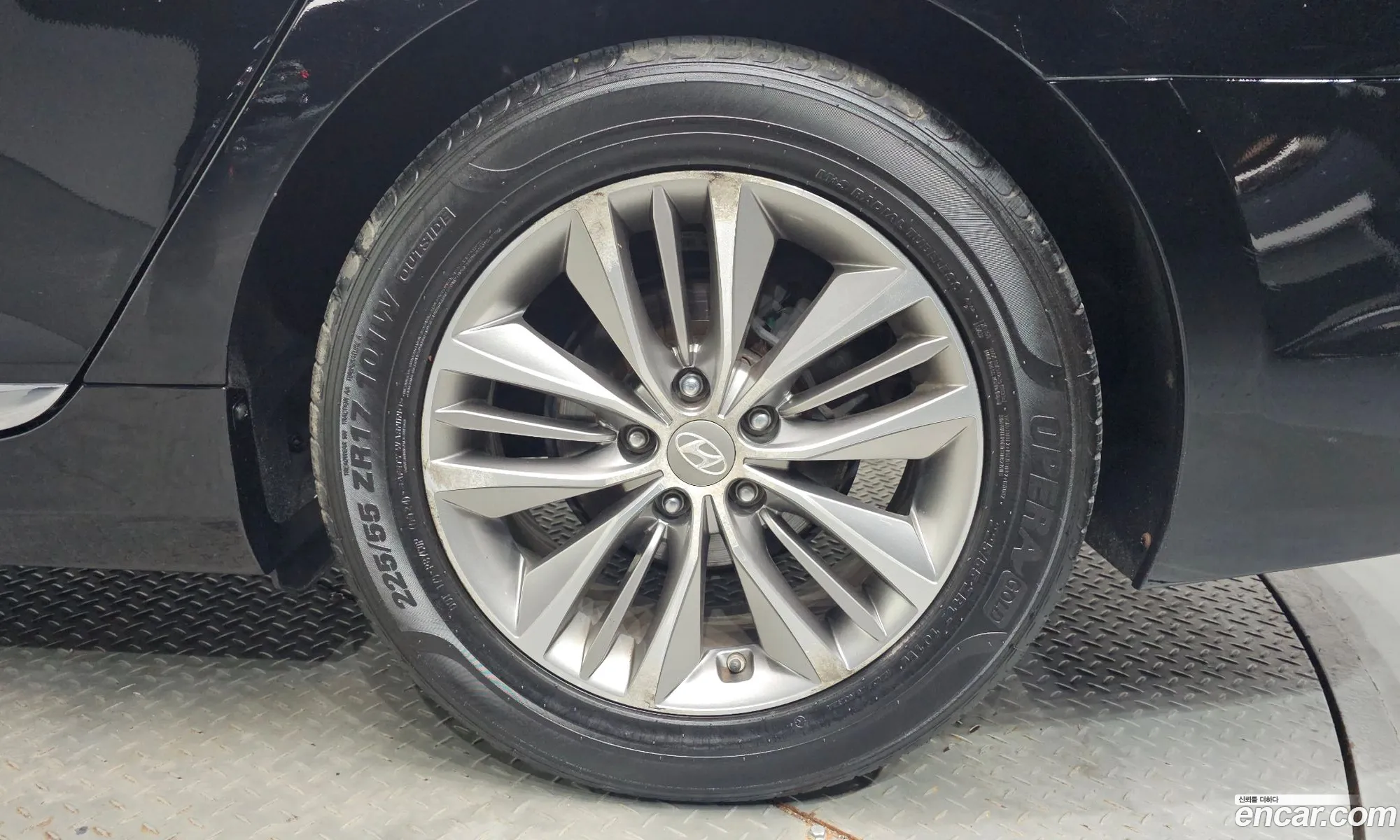 Hyundai Grandeur HG 2015 — 21