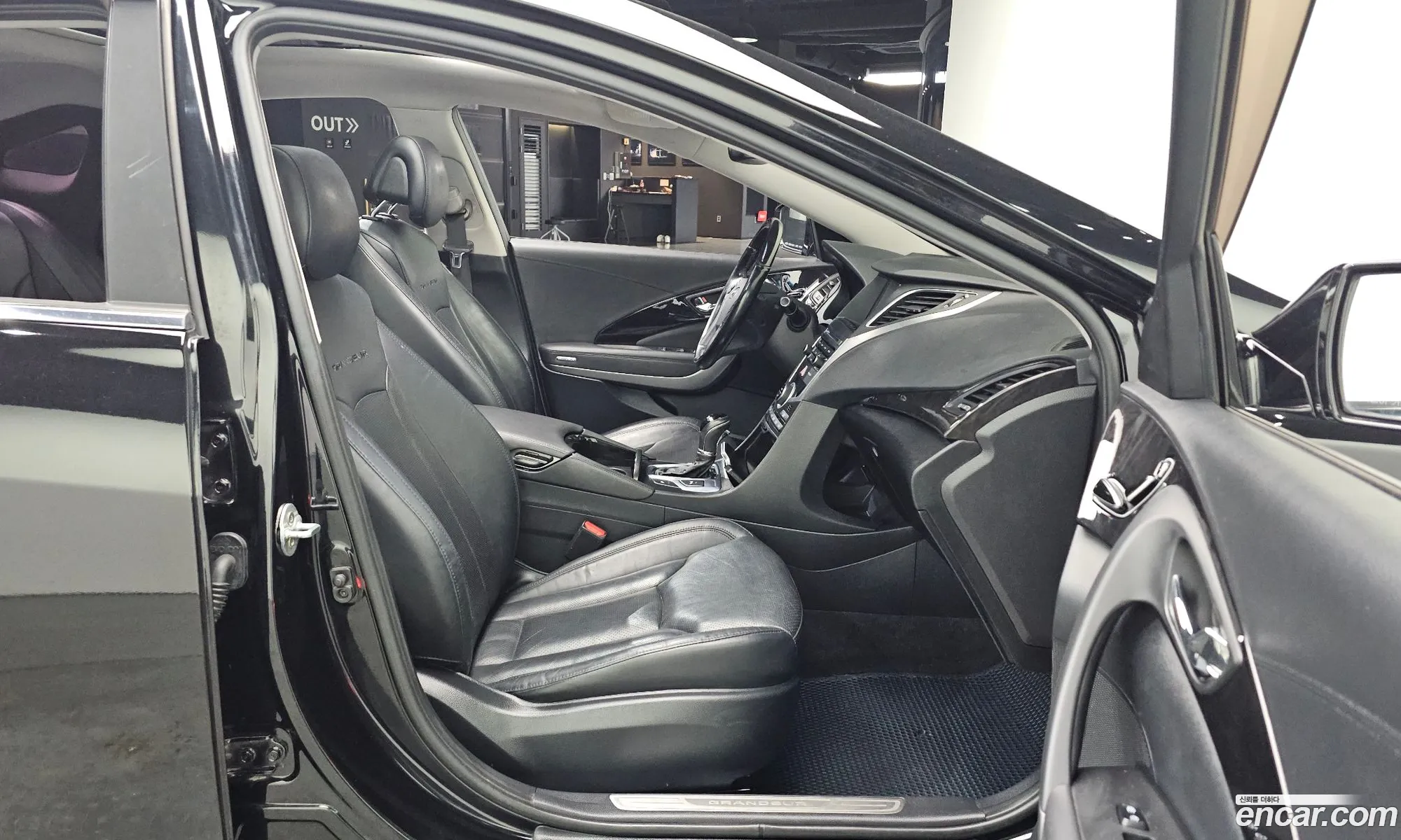 Hyundai Grandeur HG 2015 — 31