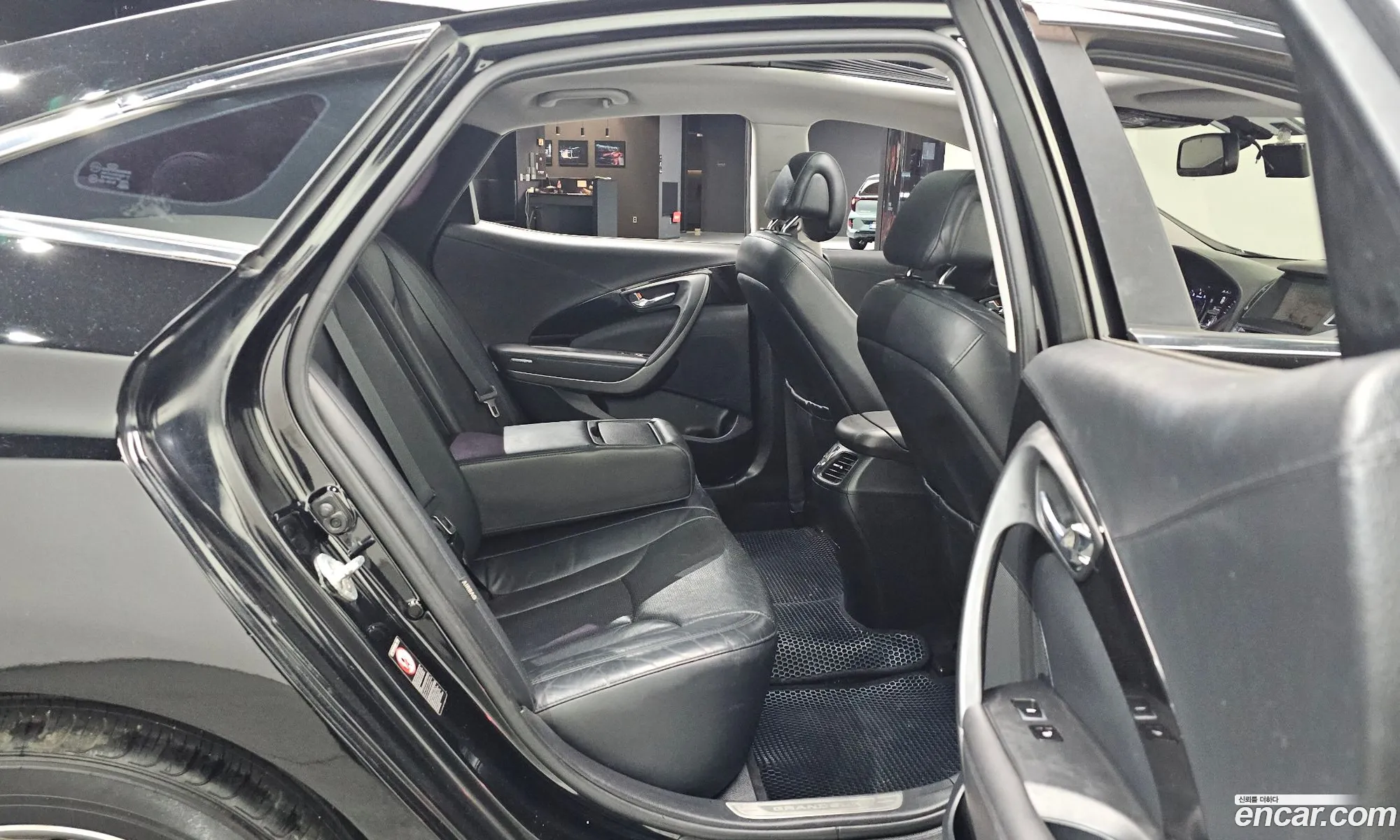 Hyundai Grandeur HG 2015 — 19
