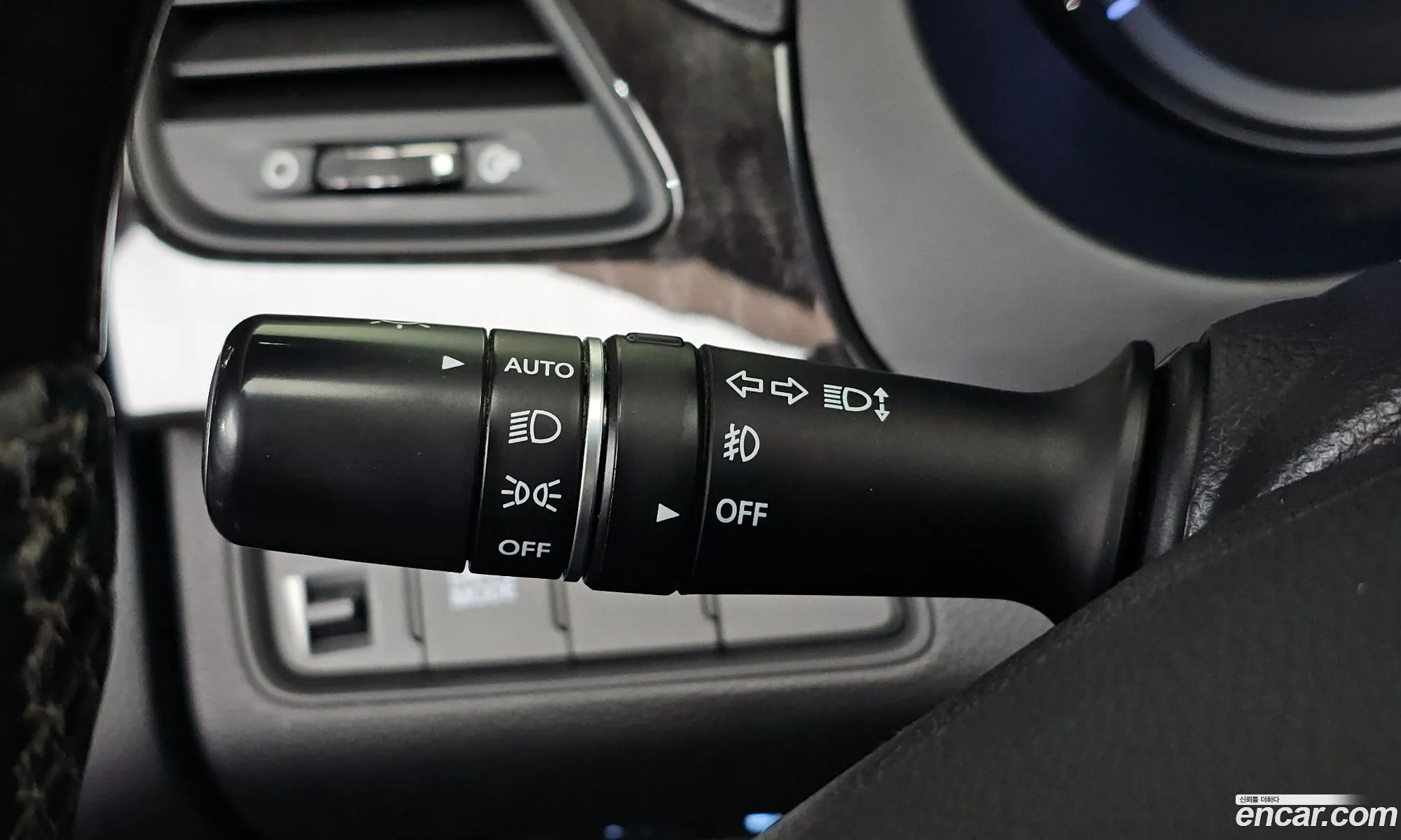 Hyundai Grandeur HG 2015 — 25