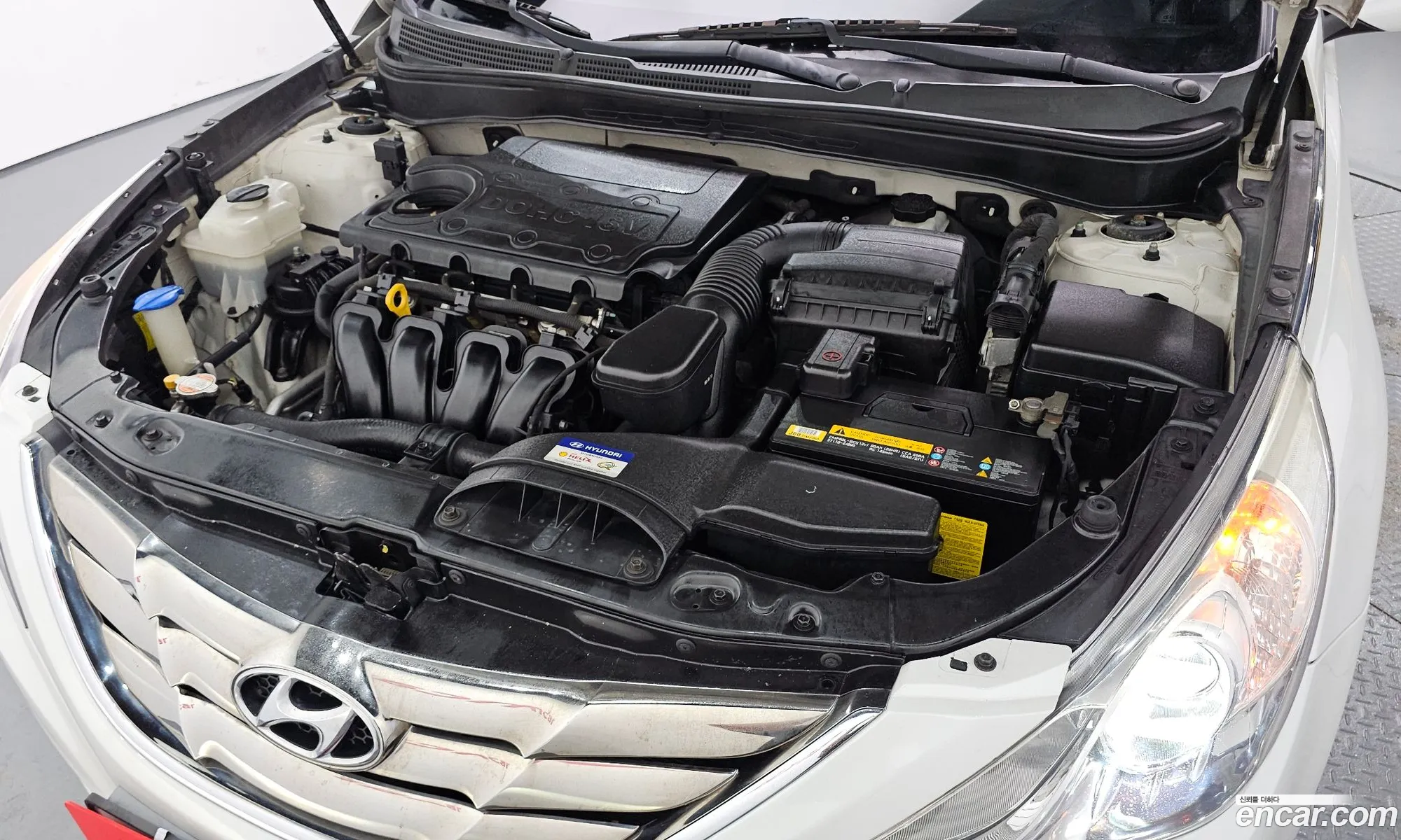 Hyundai YF Sonata 2011 KMHEC41BBBA279202 — 2