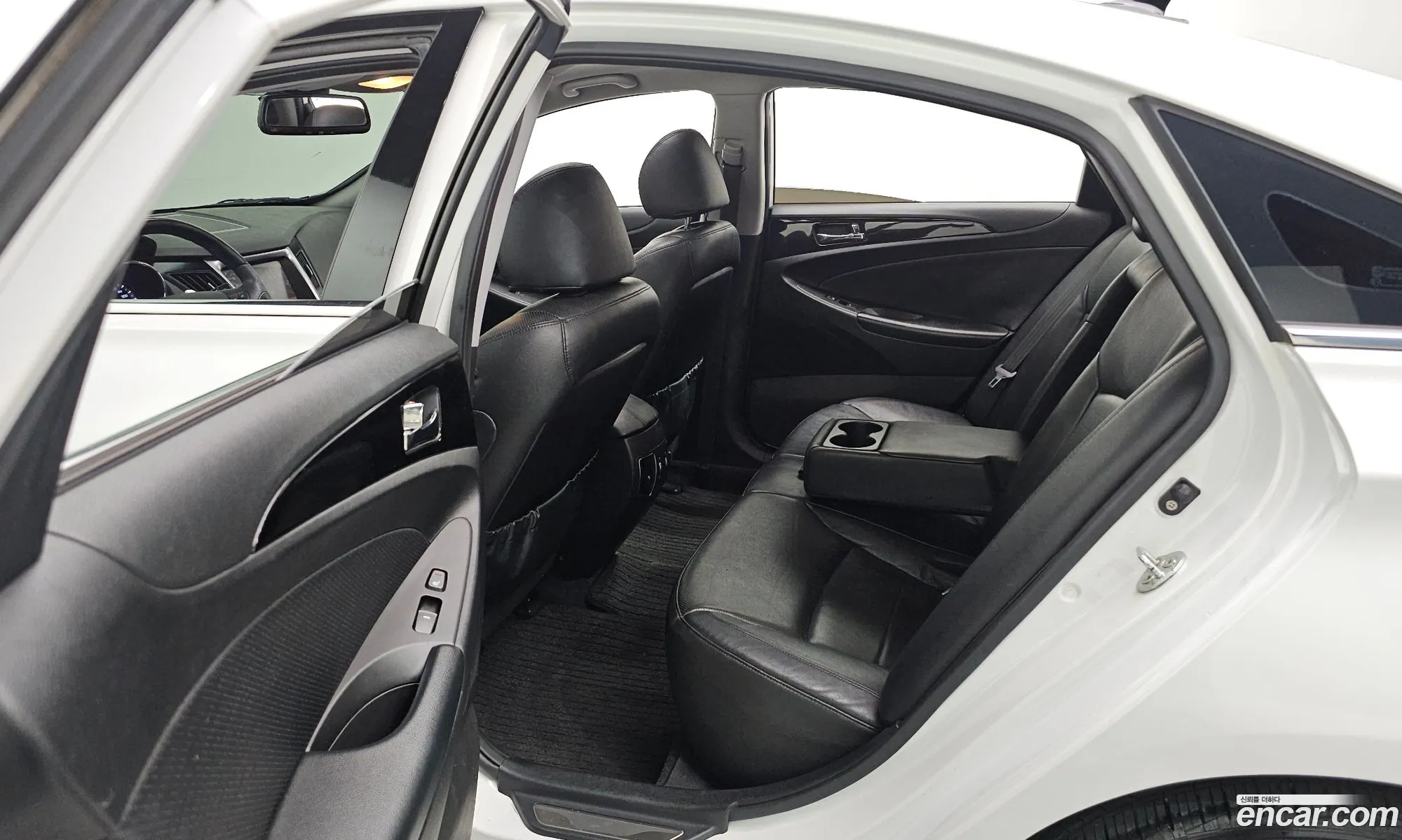 Hyundai YF Sonata 2011 KMHEC41BBBA279202 — 19