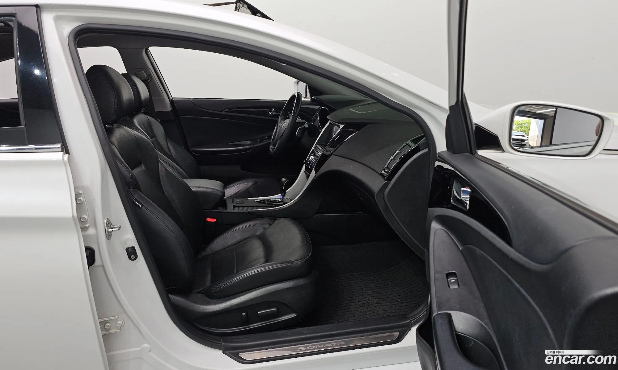 Hyundai YF Sonata 2011 KMHEC41BBBA279202 — 14
