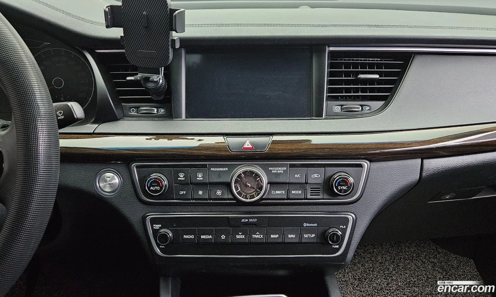 Kia K7 2018 — 17