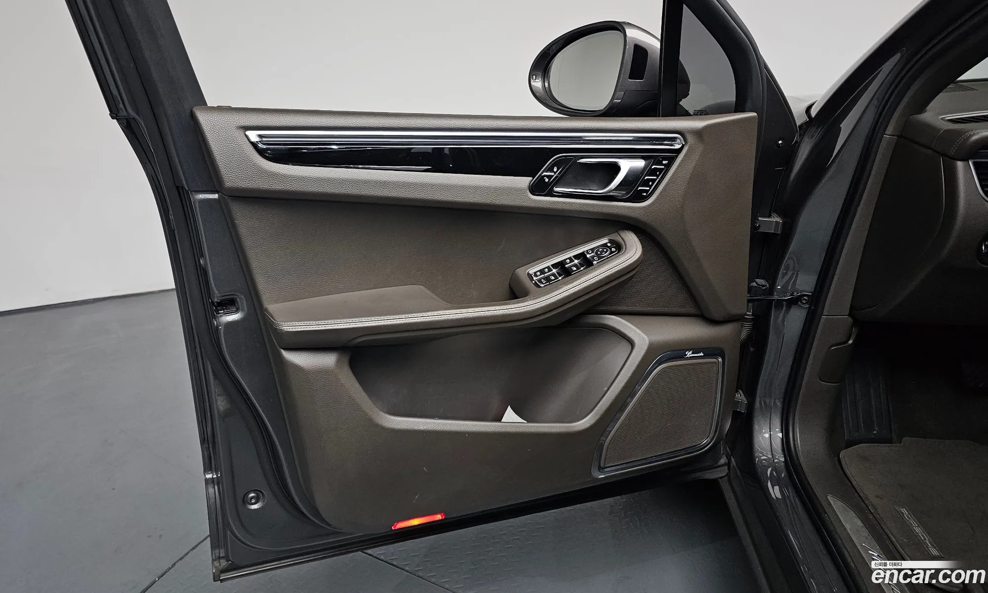 Porsche Macan 2014 WP1AB2952ELB50267 — 16