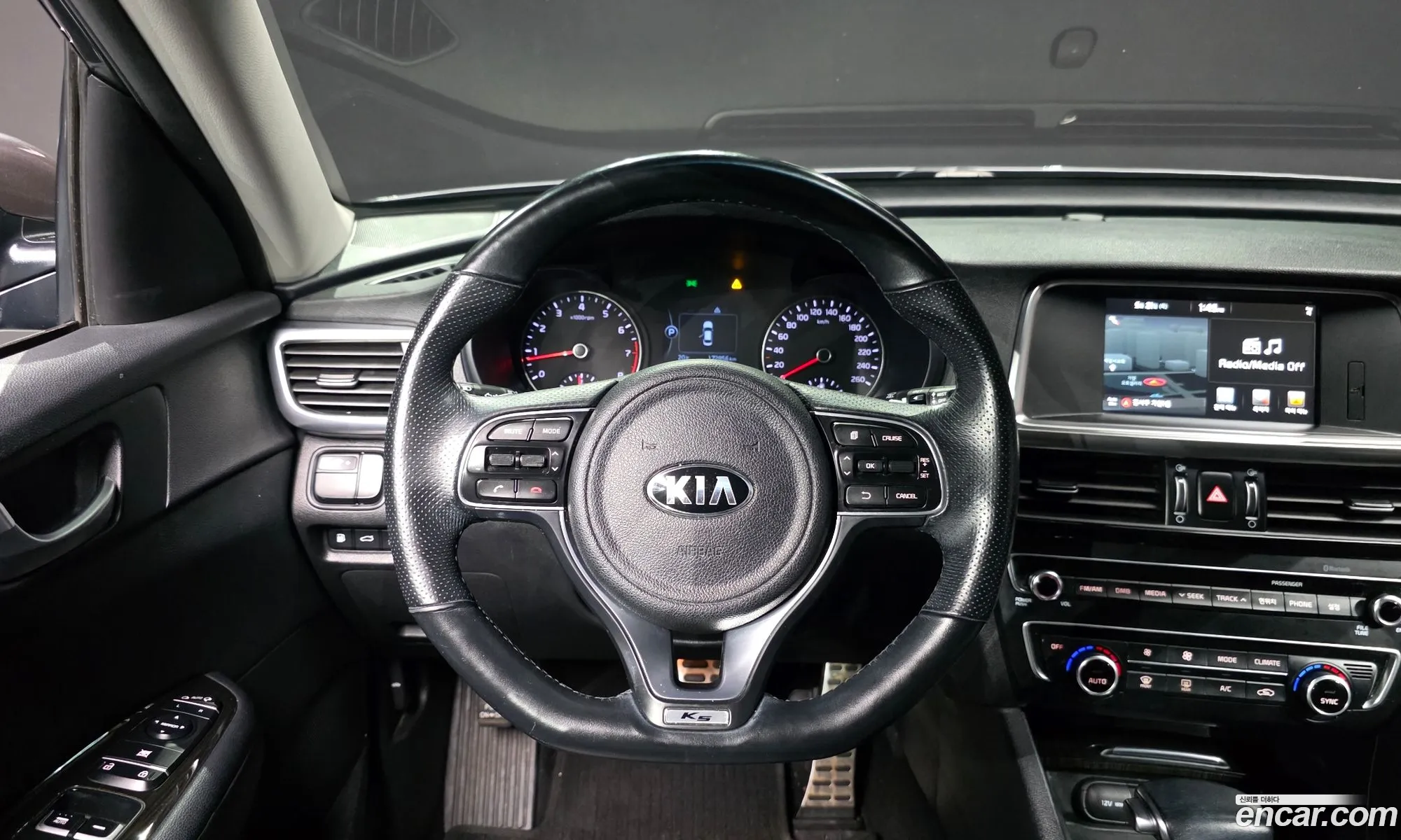 Kia K5 2015 KNAGX411BGA017799 — 10