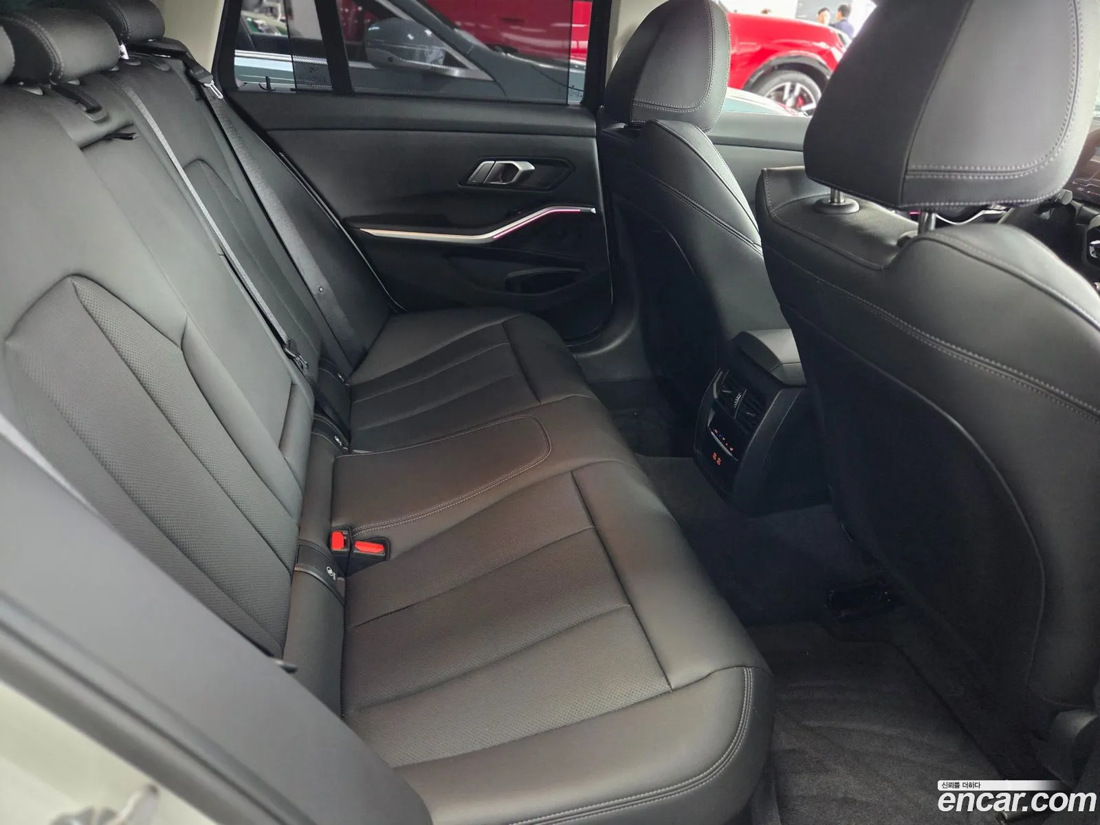 BMW 3 Series 2025 — 13