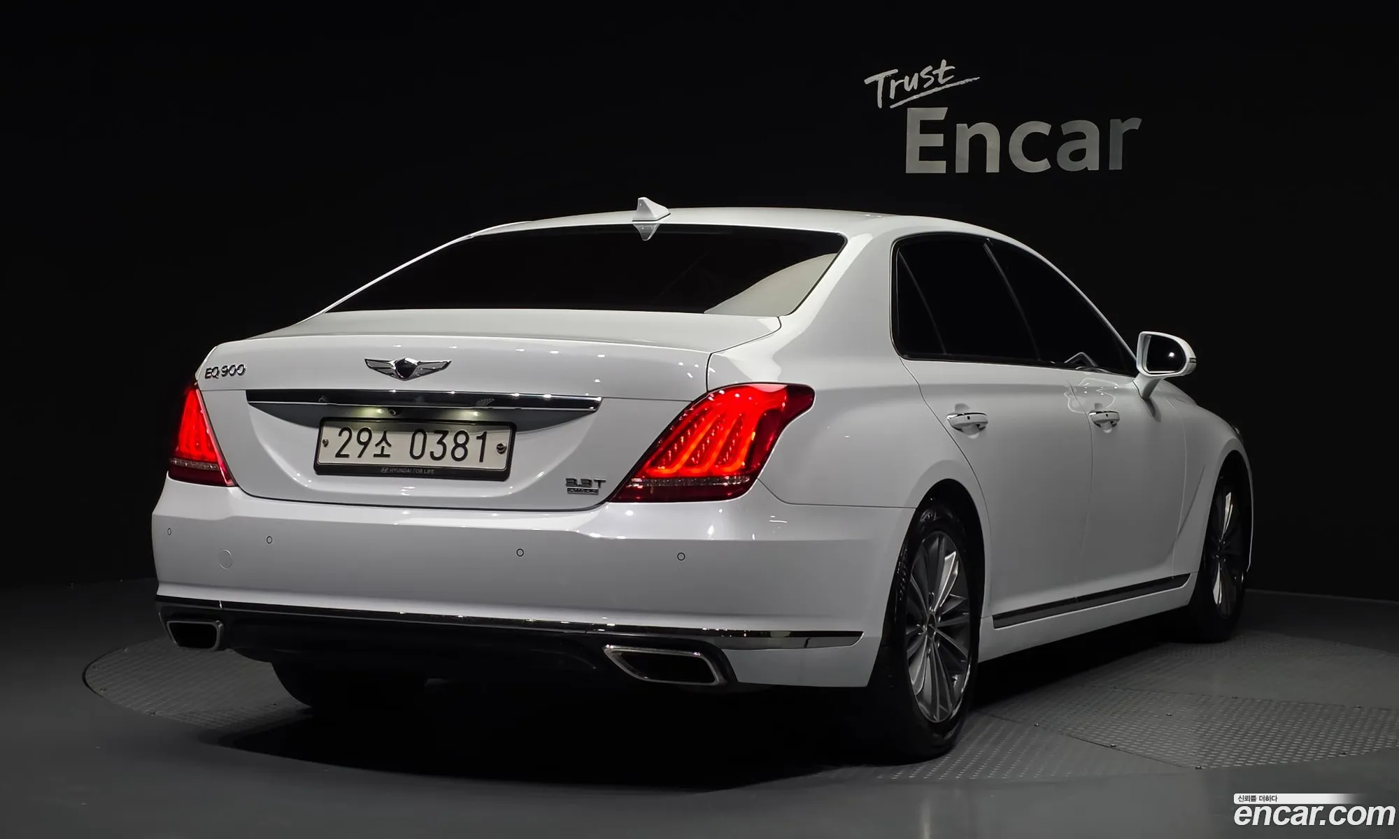 Genesis EQ900 2016 — 17