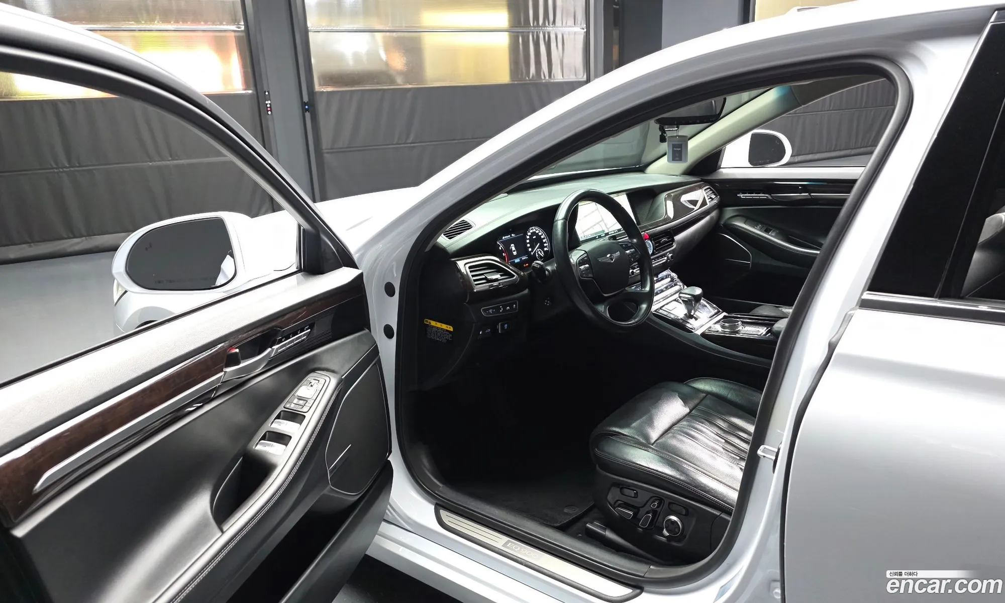 Genesis EQ900 2016 — 8